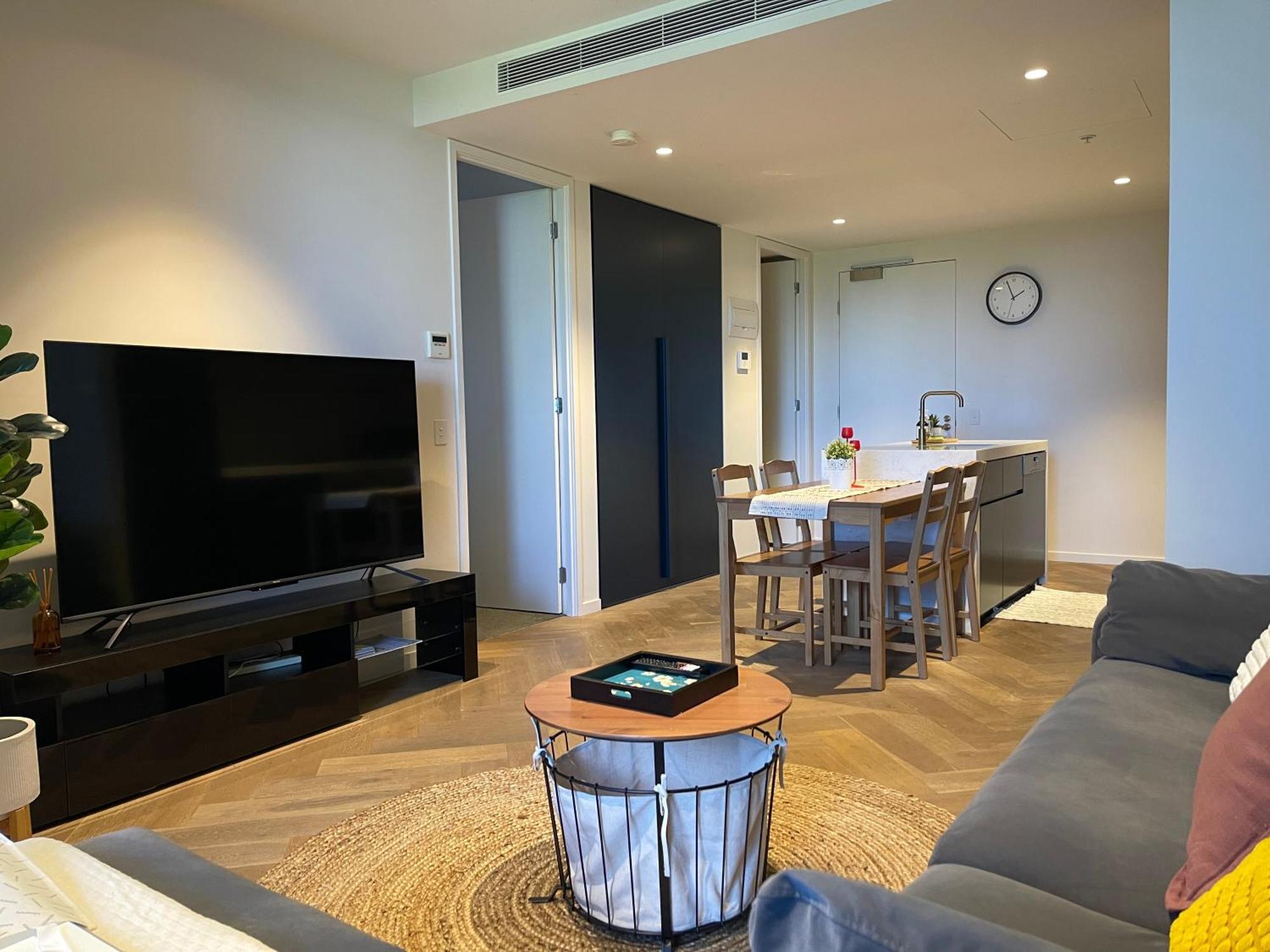 Apartment Boulevard Retreat 2b2b In With Pool *