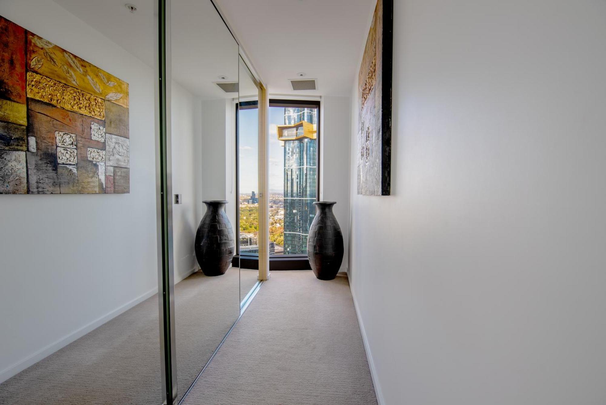 Sub-penthouse Style With Amazing Views Apartment