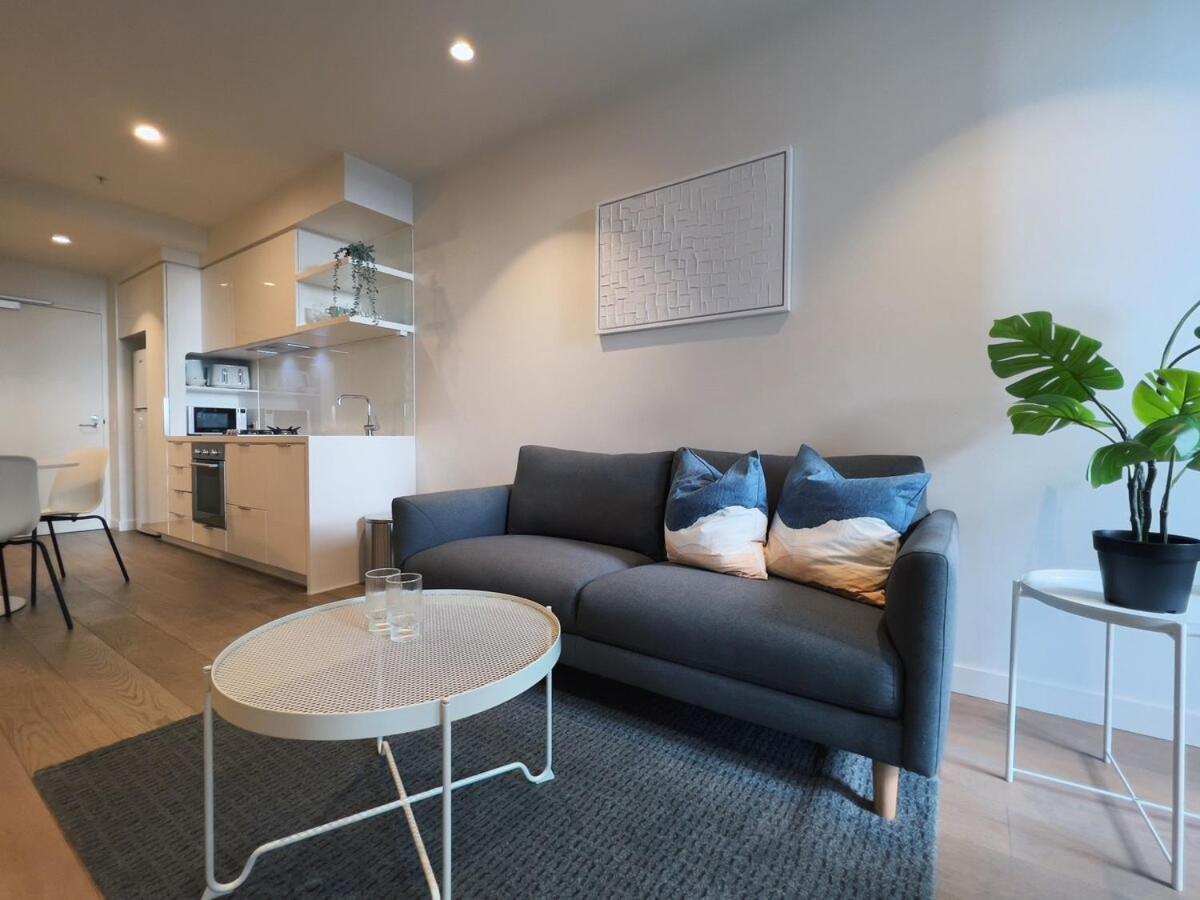Sky - L32 View Apartment *