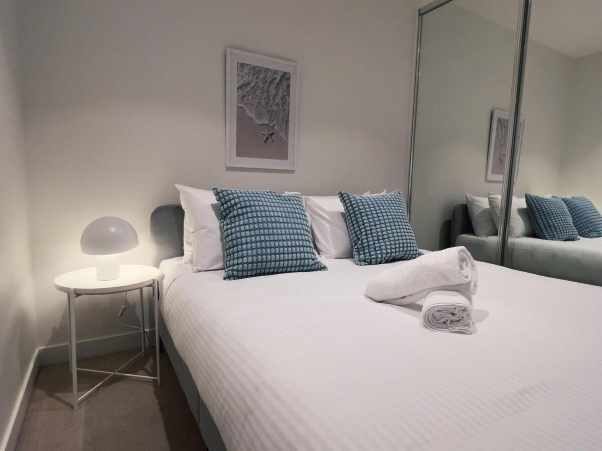 Sky - L32 View Apartment