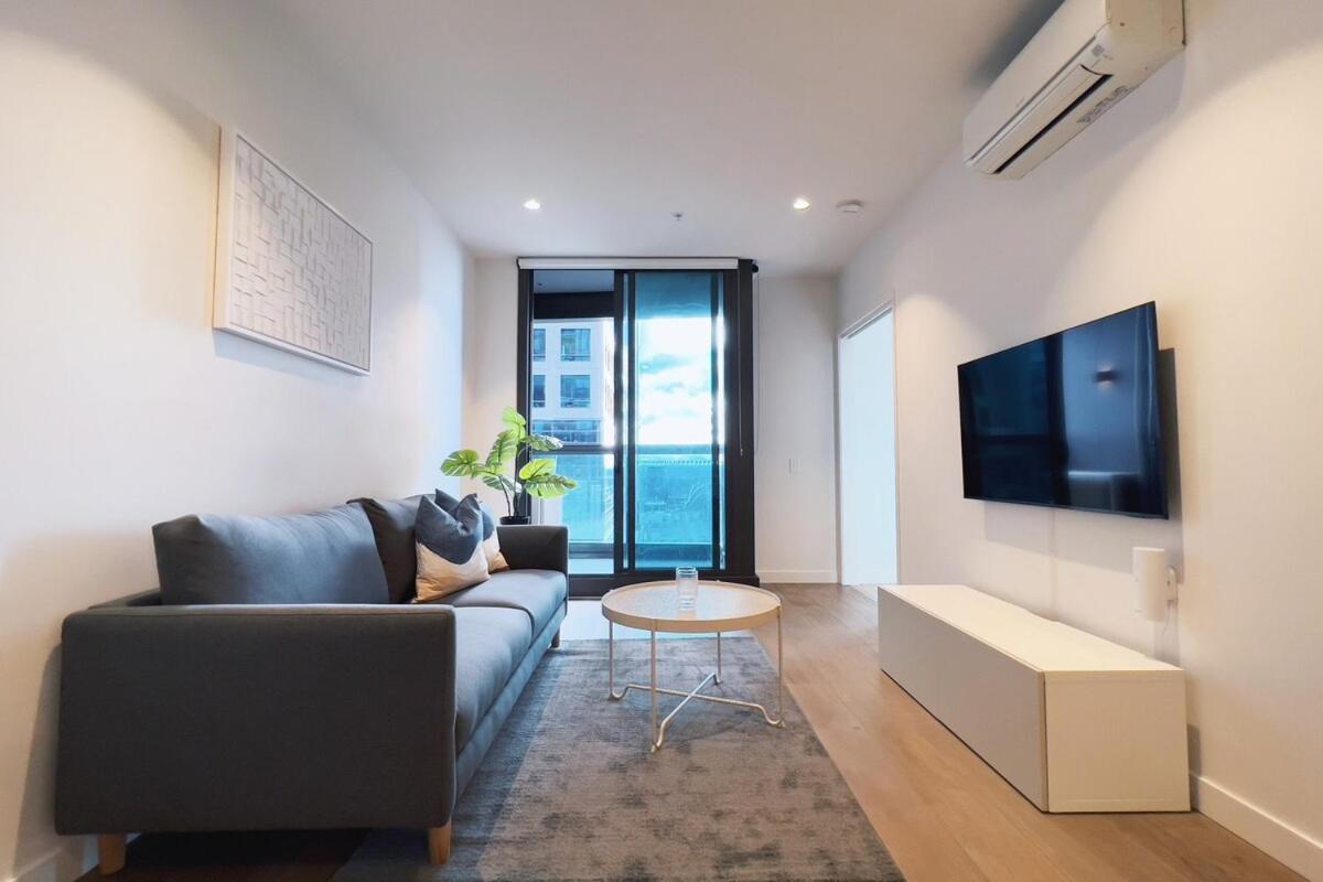 Sky - L32 View Apartment *