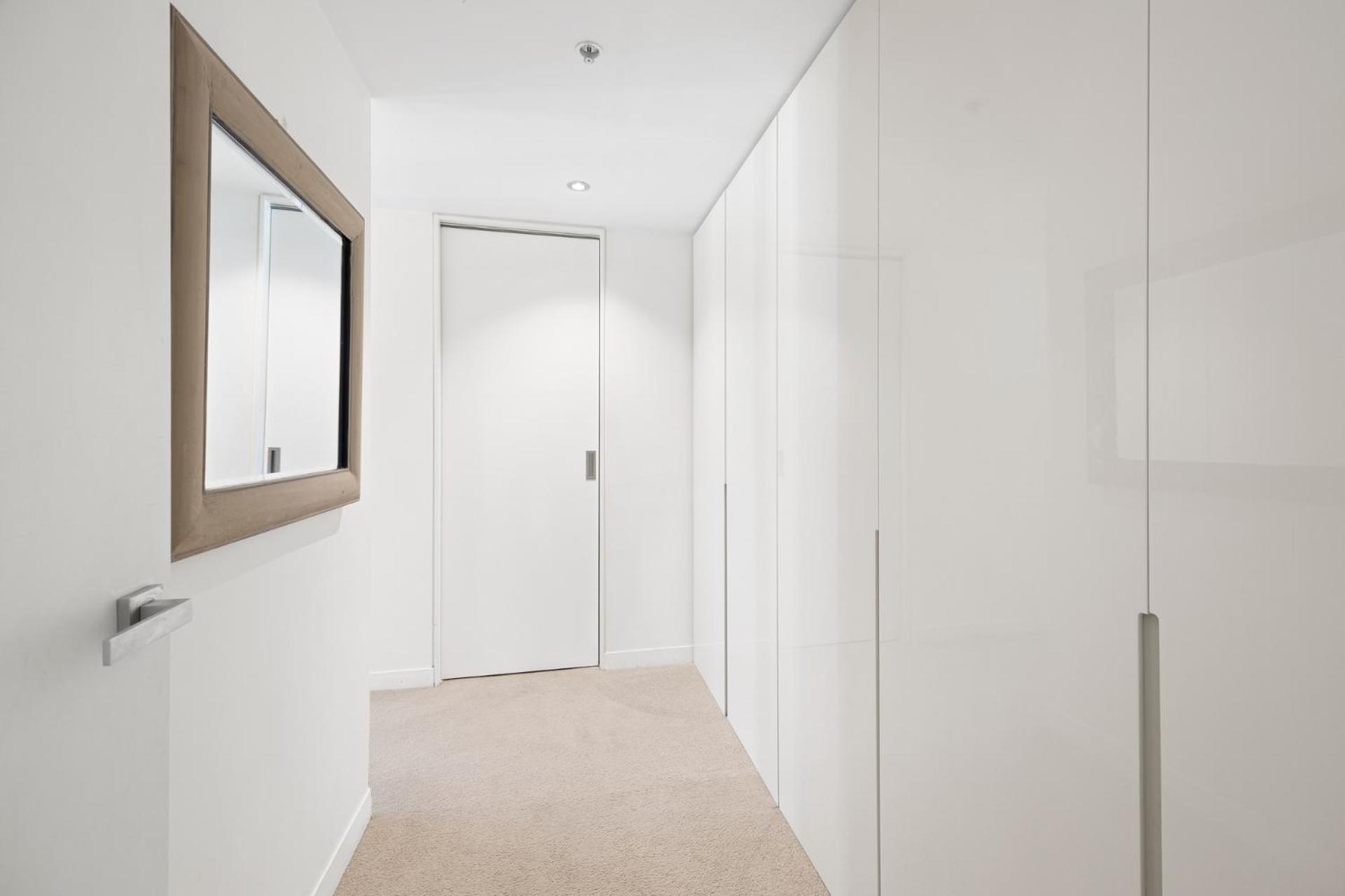 Spacious 2-bedroom Suite, Luxury Living, With Indoor Pool, Sauna, Gym Apartment *