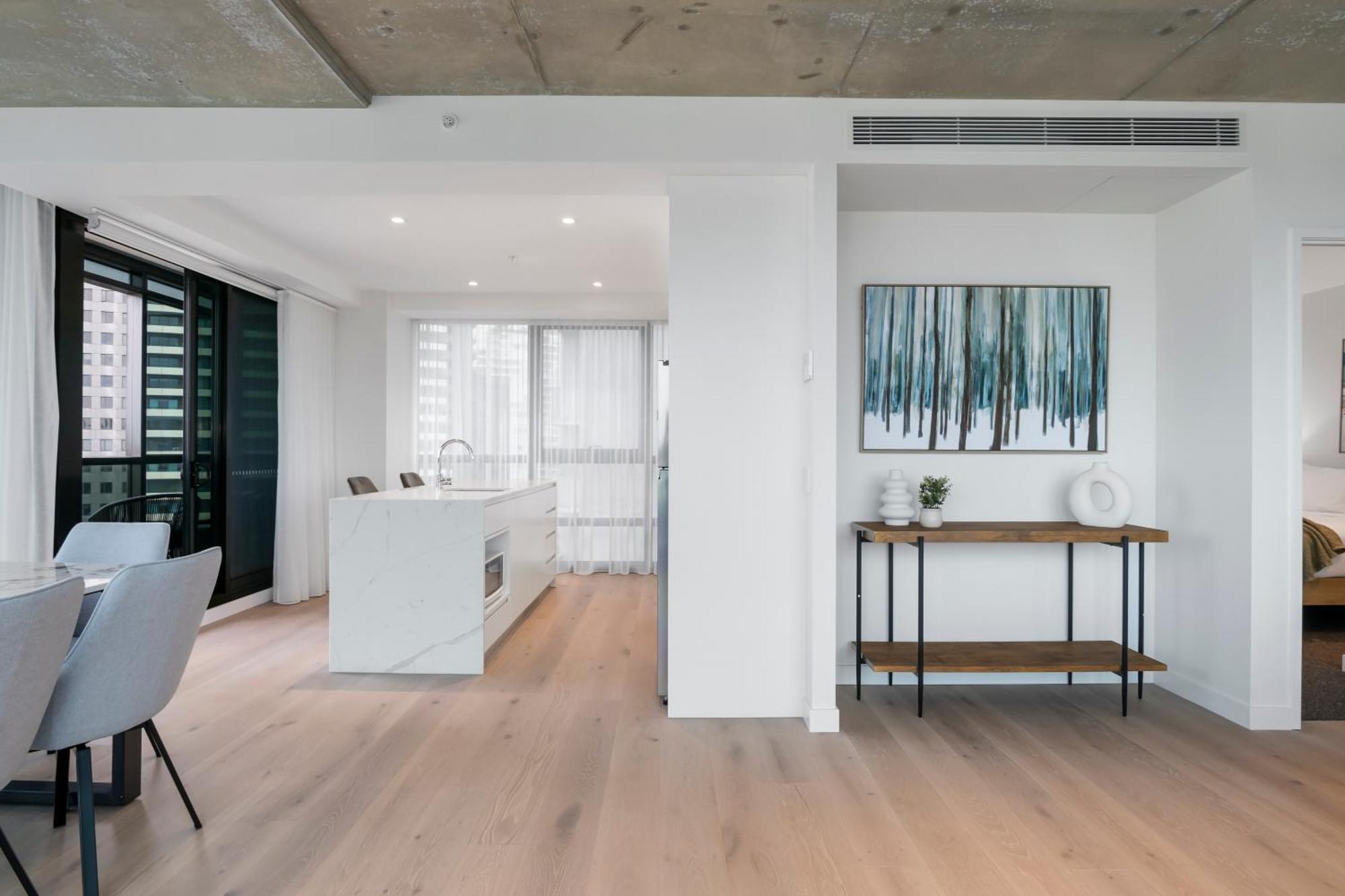 Apartment Stylish 3br With Bay Views, Huge Balcony And Pool Melbourne