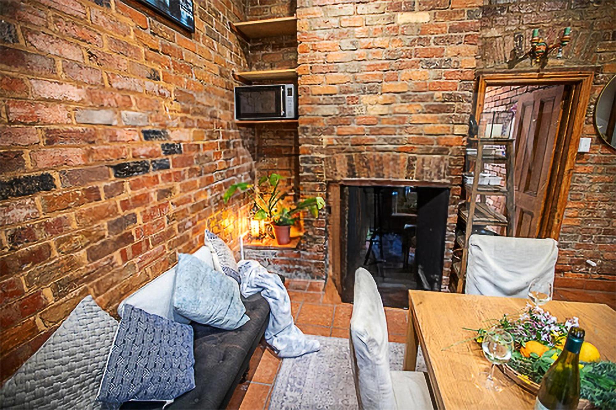 Holiday home Fitzroy- Private 2-4 Guest #guesthouse #ausgp #directtram #f1