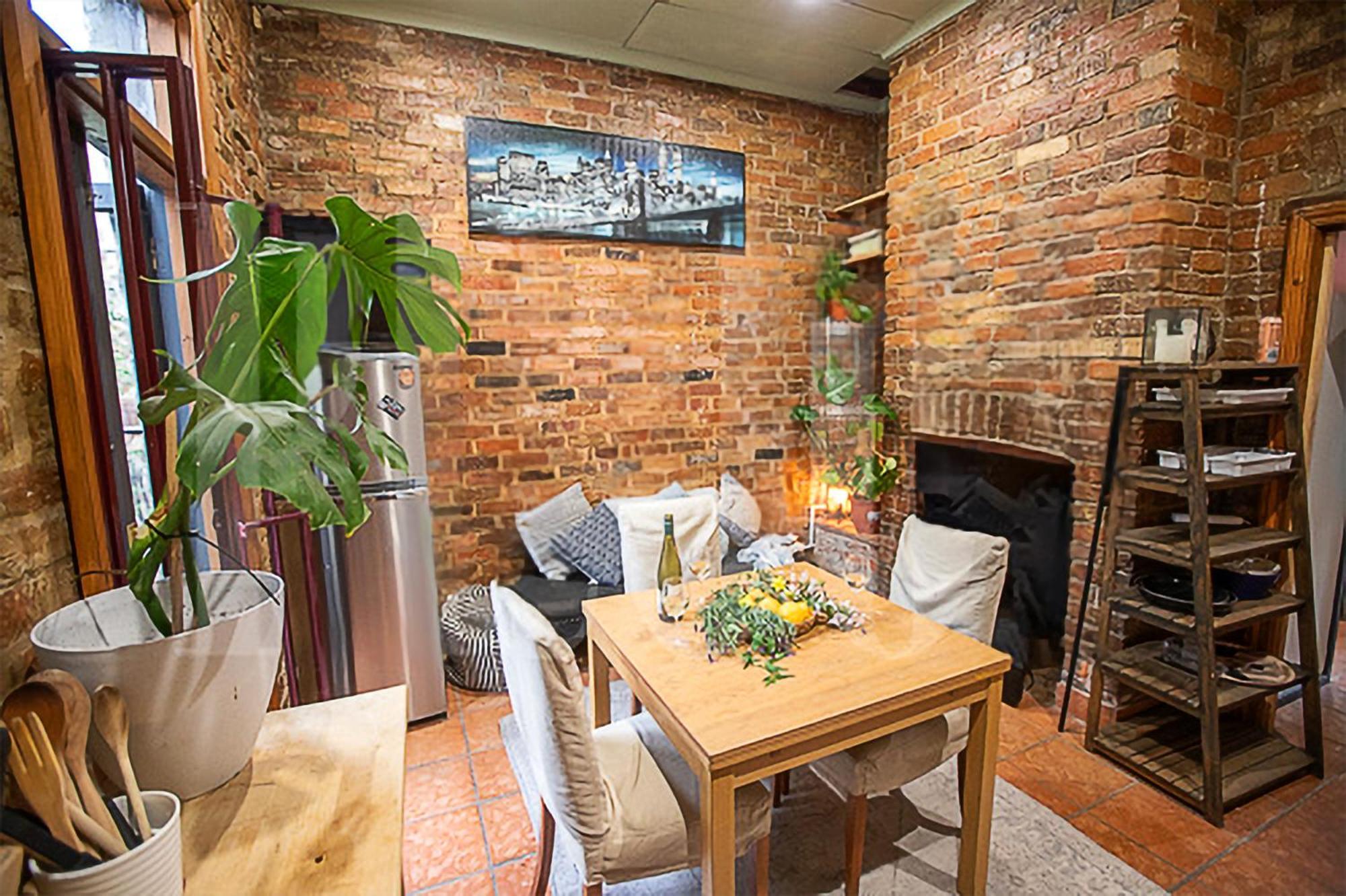Holiday home Fitzroy- Private 2-4 Guest #guesthouse #ausgp #directtram #f1 *