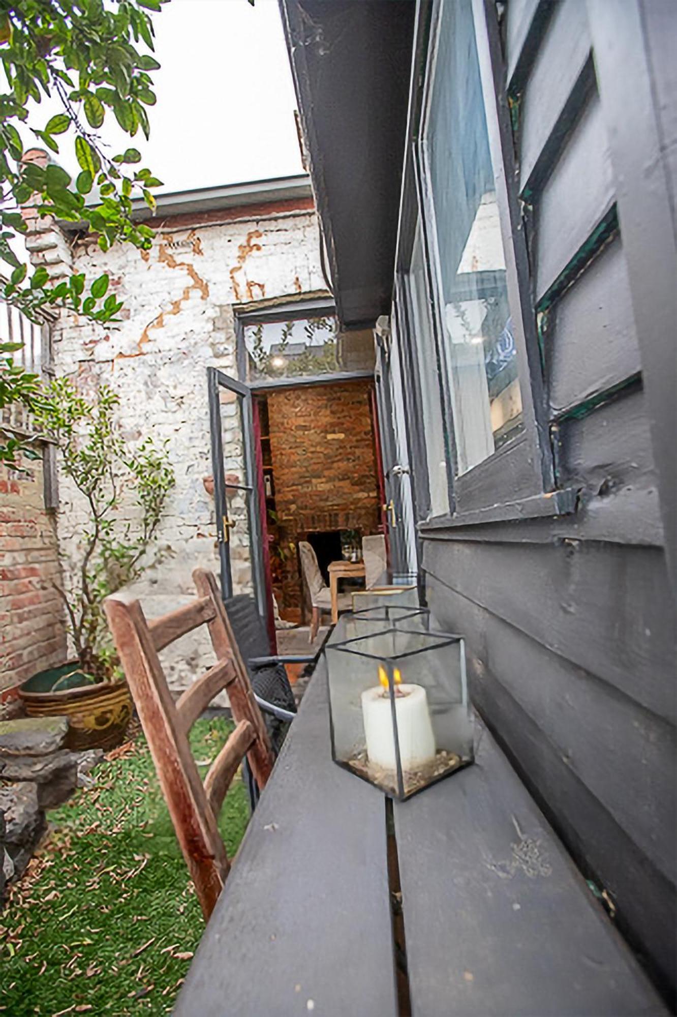 Fitzroy- Private 2-4 Guest #guesthouse #ausgp #directtram #f1 *