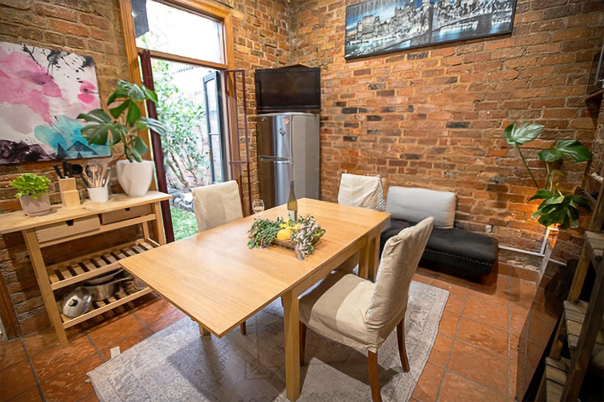 Fitzroy- Private 2-4 Guest #guesthouse #ausgp #directtram #f1 *