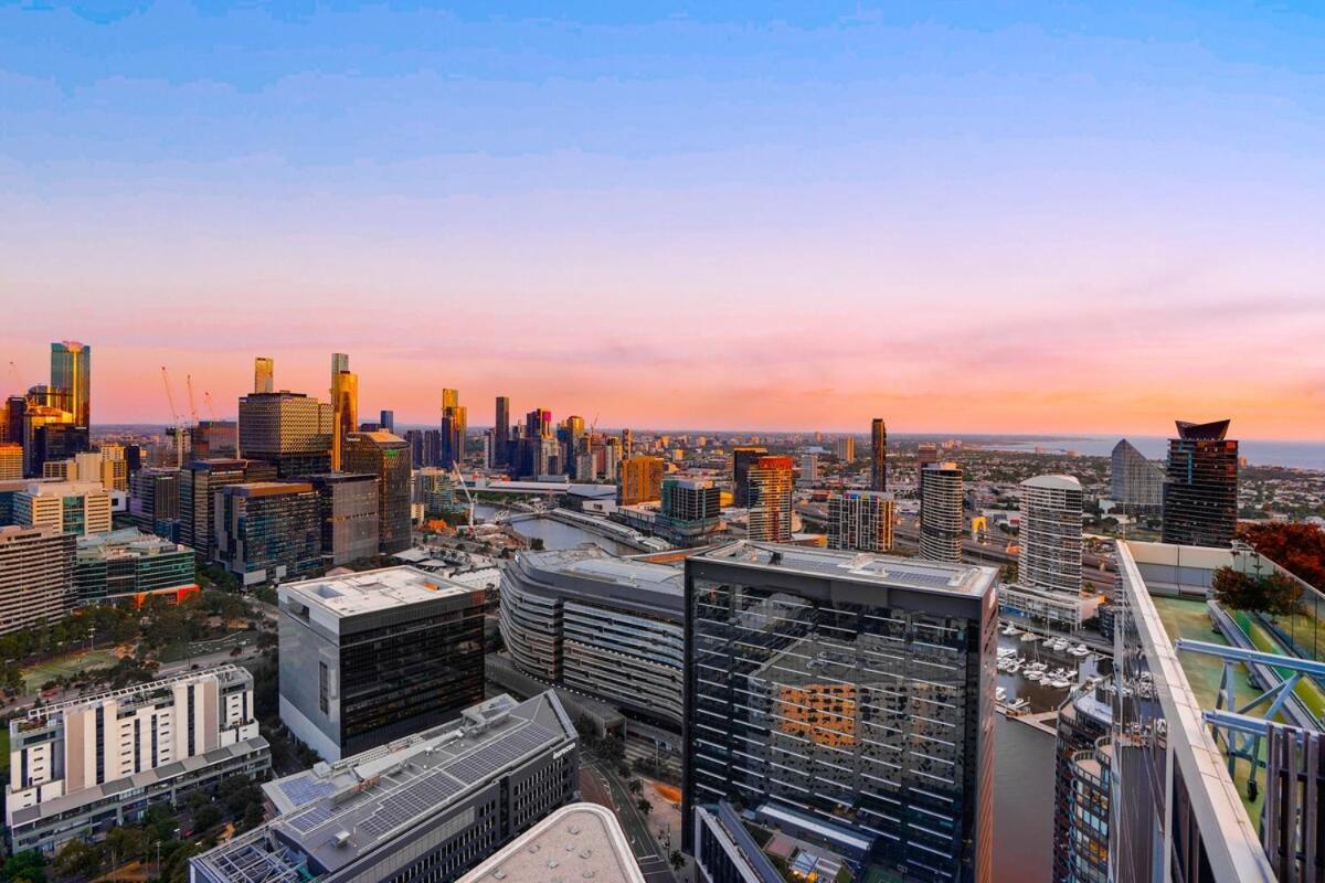 Penthouse At 3b2b2c-harbour-ocean View * Melbourne