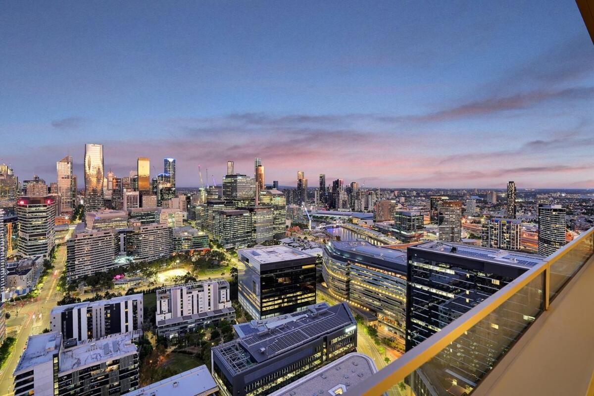 Penthouse At 3b2b2c-harbour-ocean View Apartment Melbourne