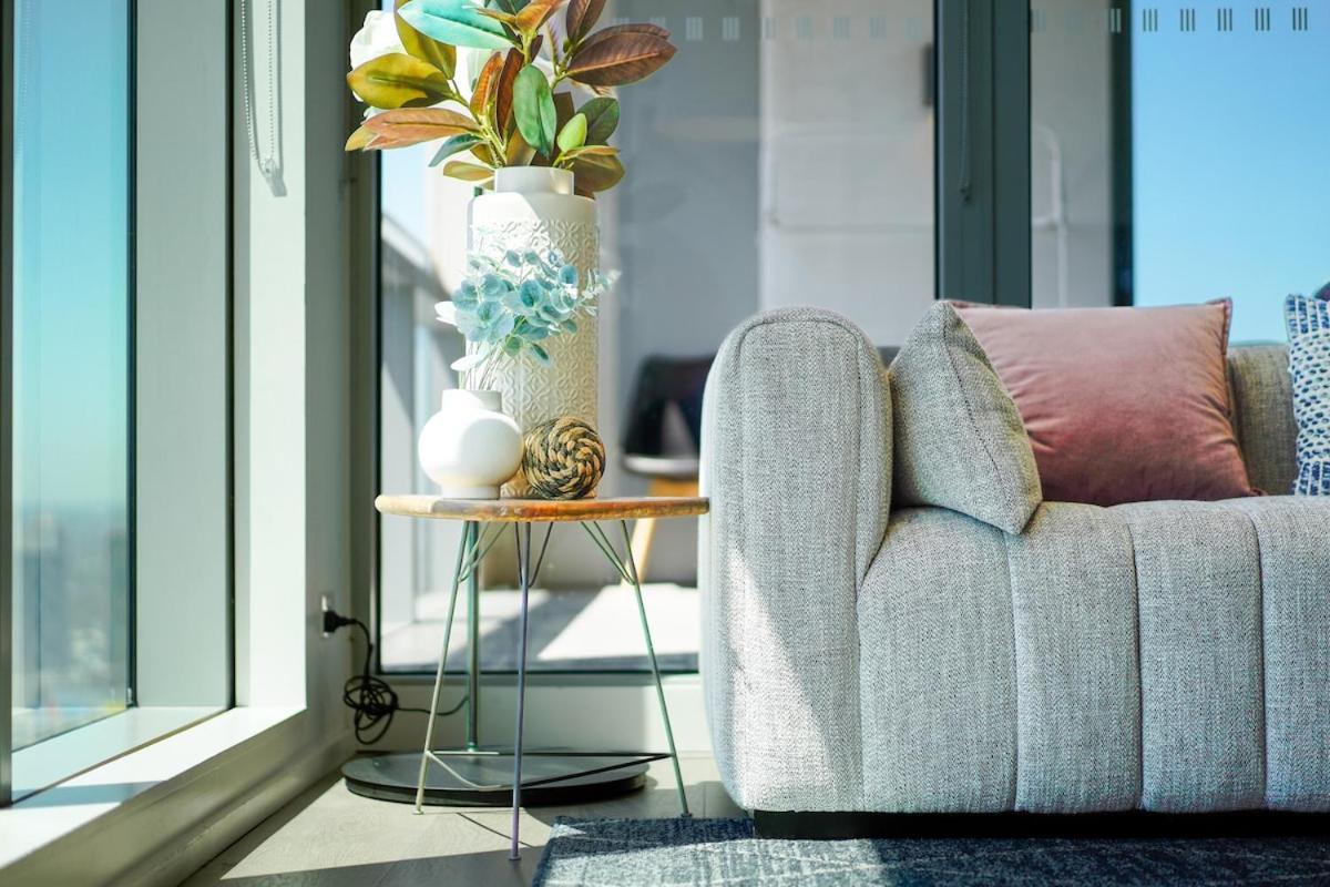 Apartment Penthouse At 3b2b2c-harbour-ocean View Melbourne