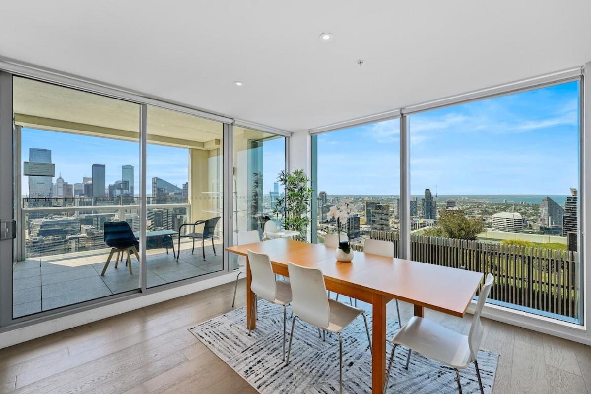Penthouse At 3b2b2c-harbour-ocean View Melbourne