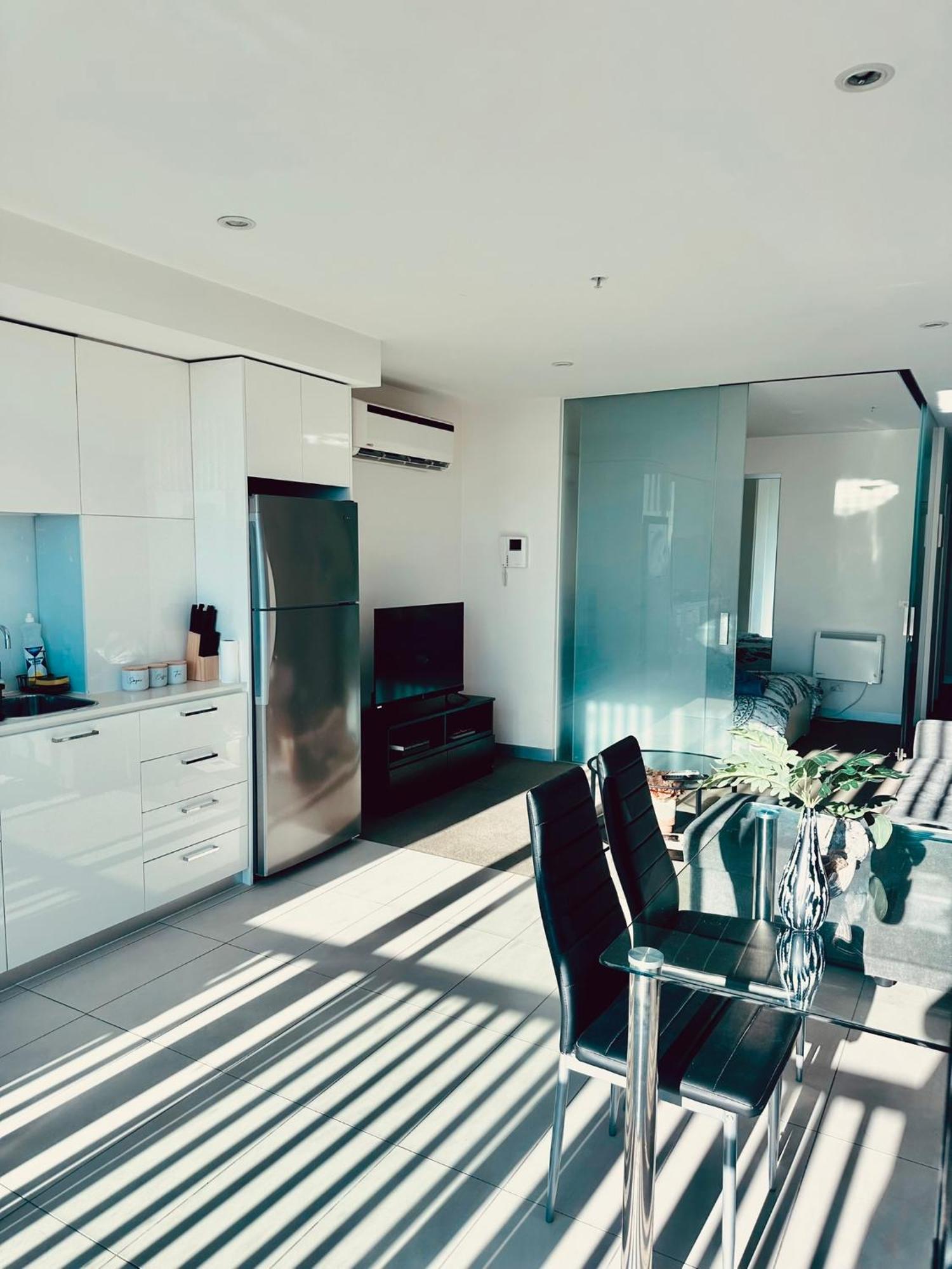 Premium With Balcony And Free Tram Access * Melbourne