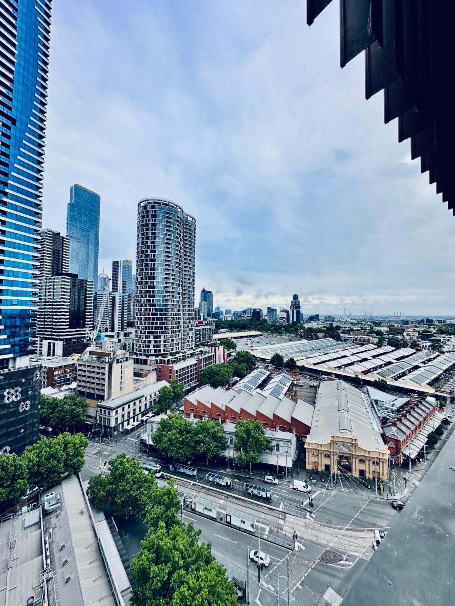 Apartment Premium With Balcony And Free Tram Access Melbourne