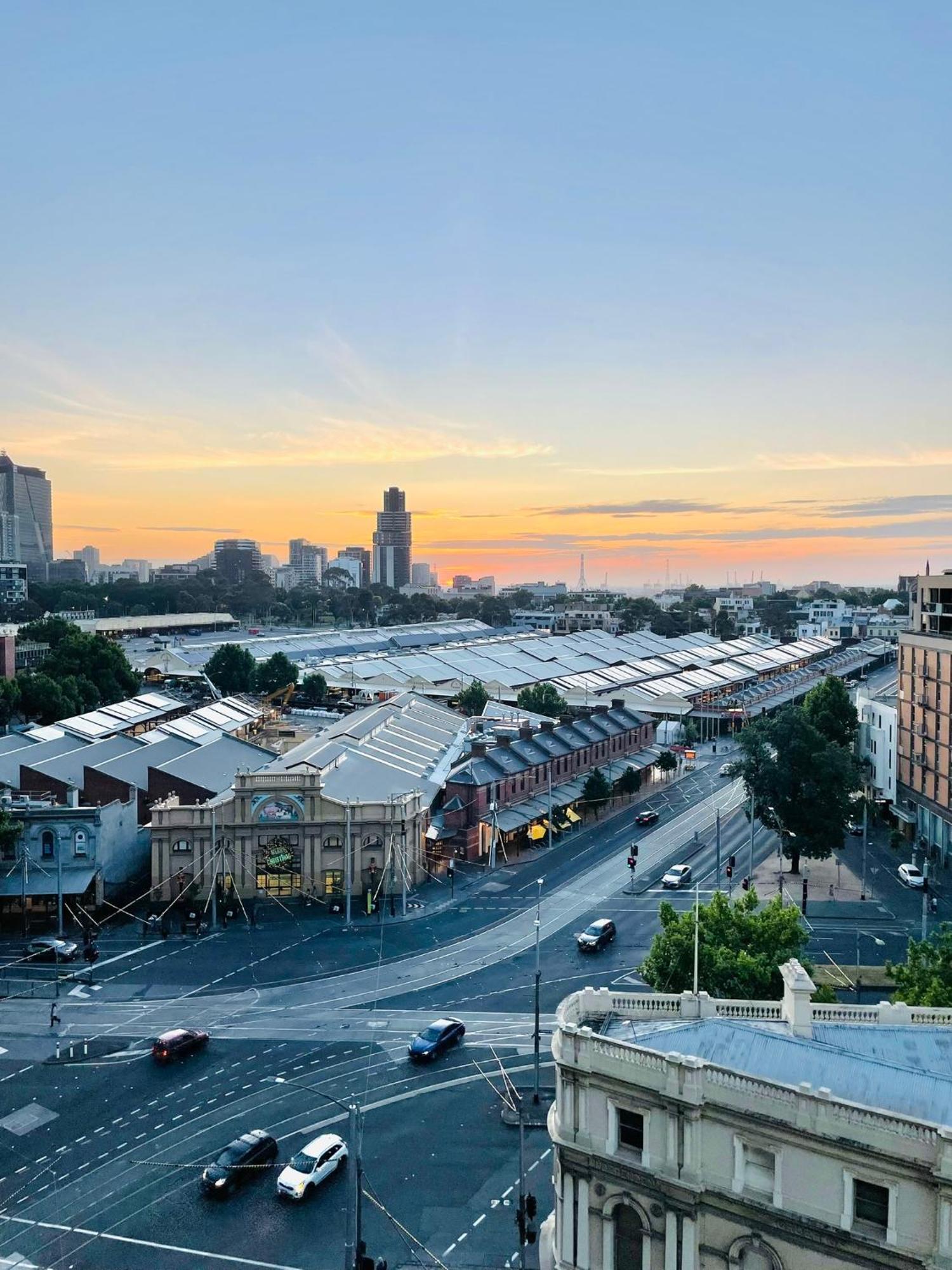 Apartment Premium With Balcony And Free Tram Access Melbourne