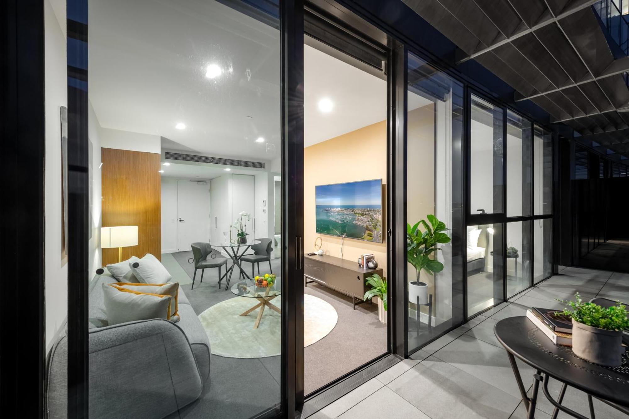 Apartment Parkside Perfection Next To Cbd With Free Parking