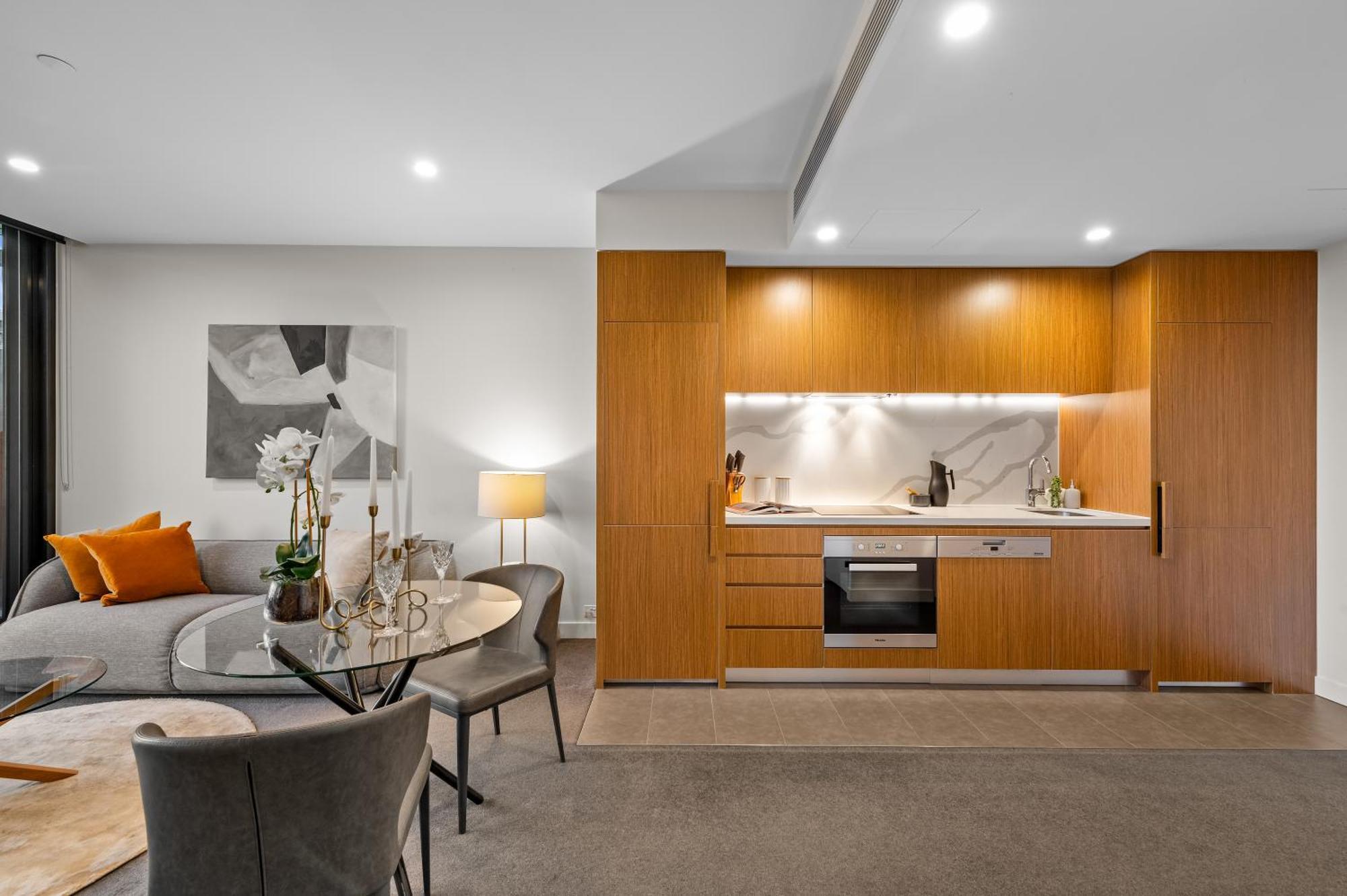 Parkside Perfection Next To Cbd With Free Parking Apartment *