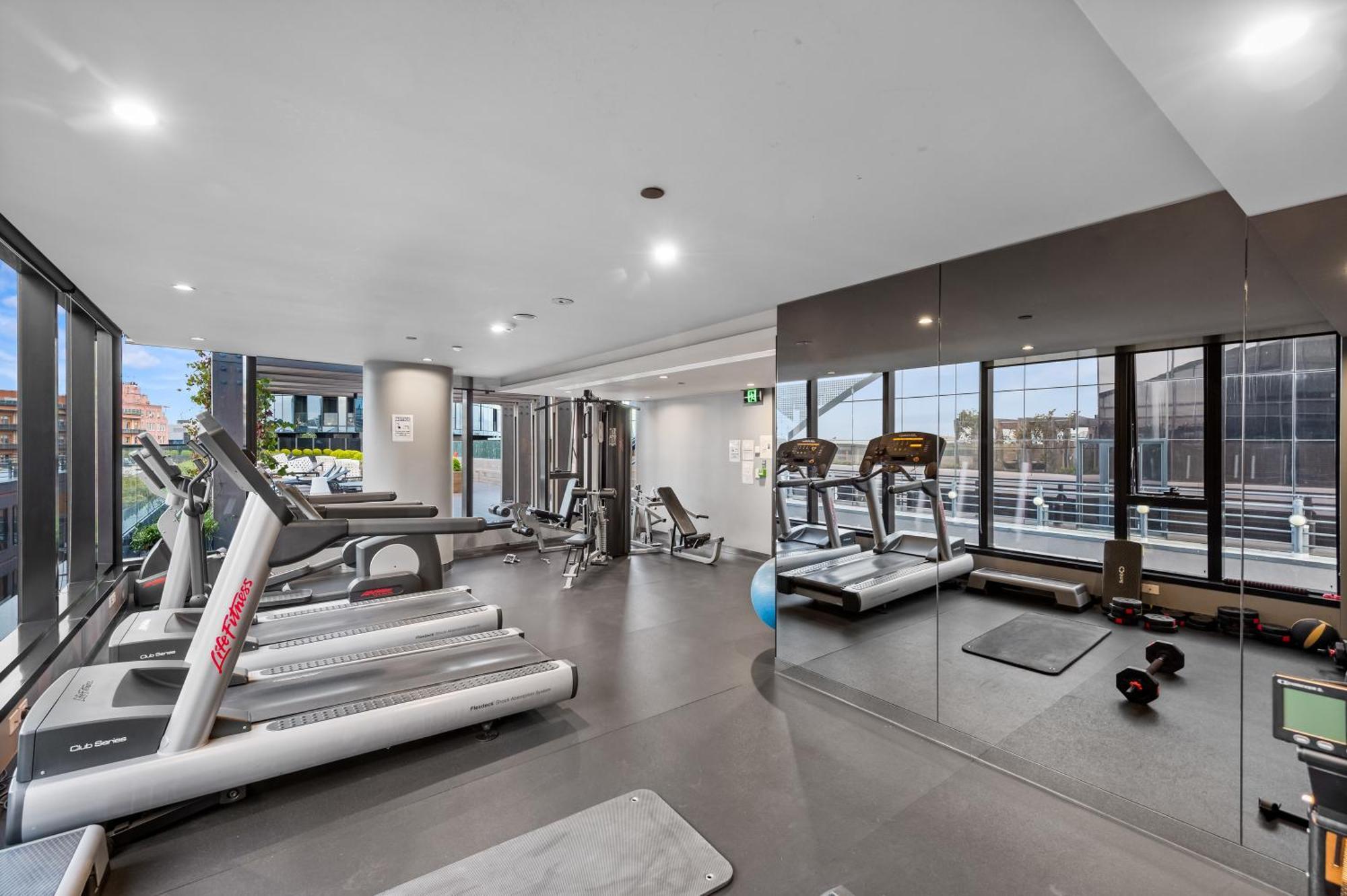 Apartment Parkside Perfection Next To Cbd With Free Parking *