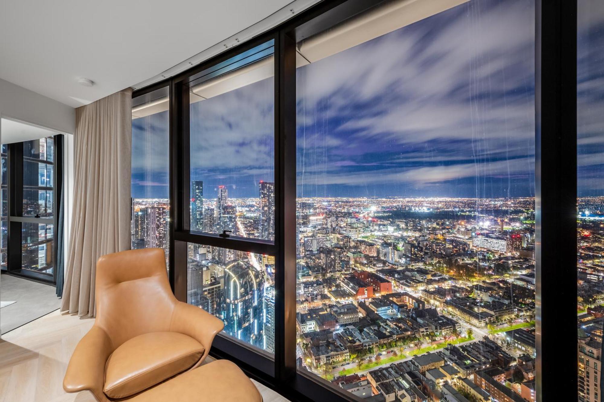 Sapphire Finest Cbd & Garden Views 3br 2b With Free Parking Apartment Melbourne