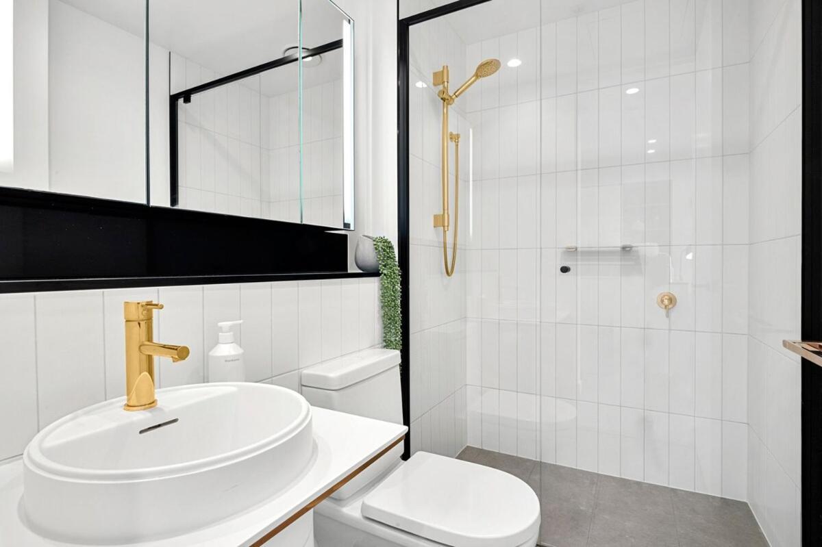 Amazing Cbd With Epic Views And Free Parking! Apartment *