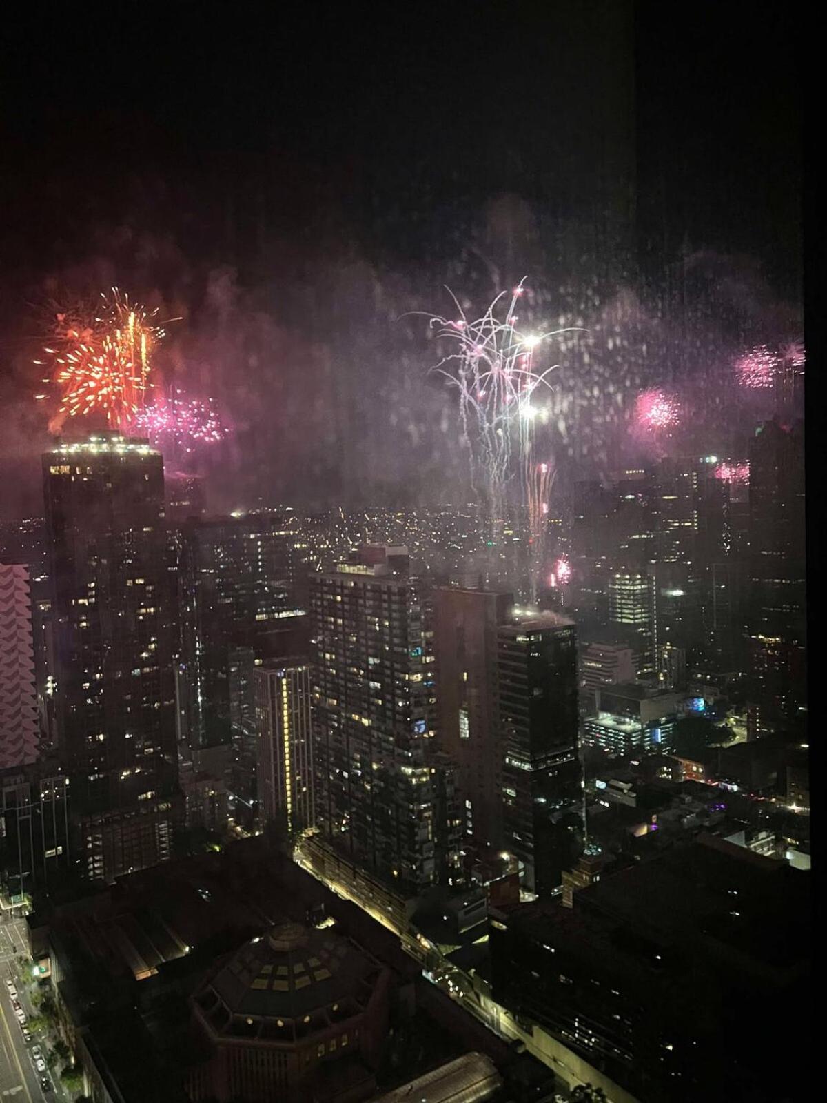 Apartment Amazing Cbd With Epic Views And Free Parking!