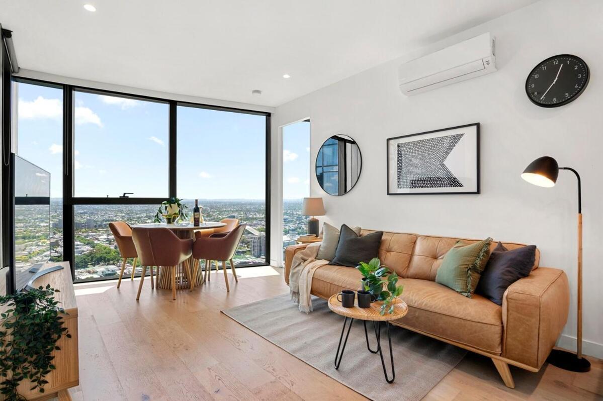 Amazing Cbd With Epic Views And Free Parking! *