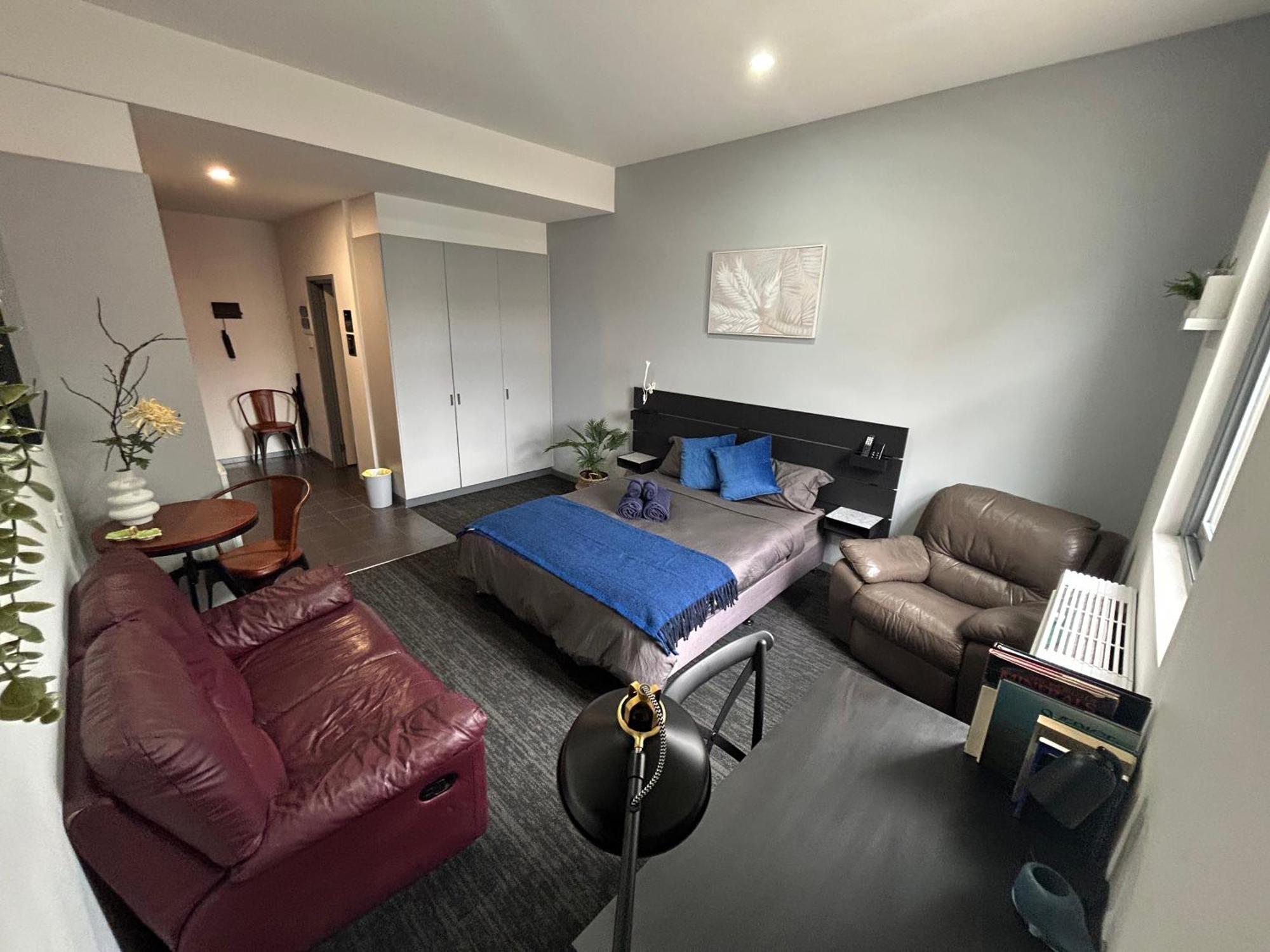 Alston Apartment *