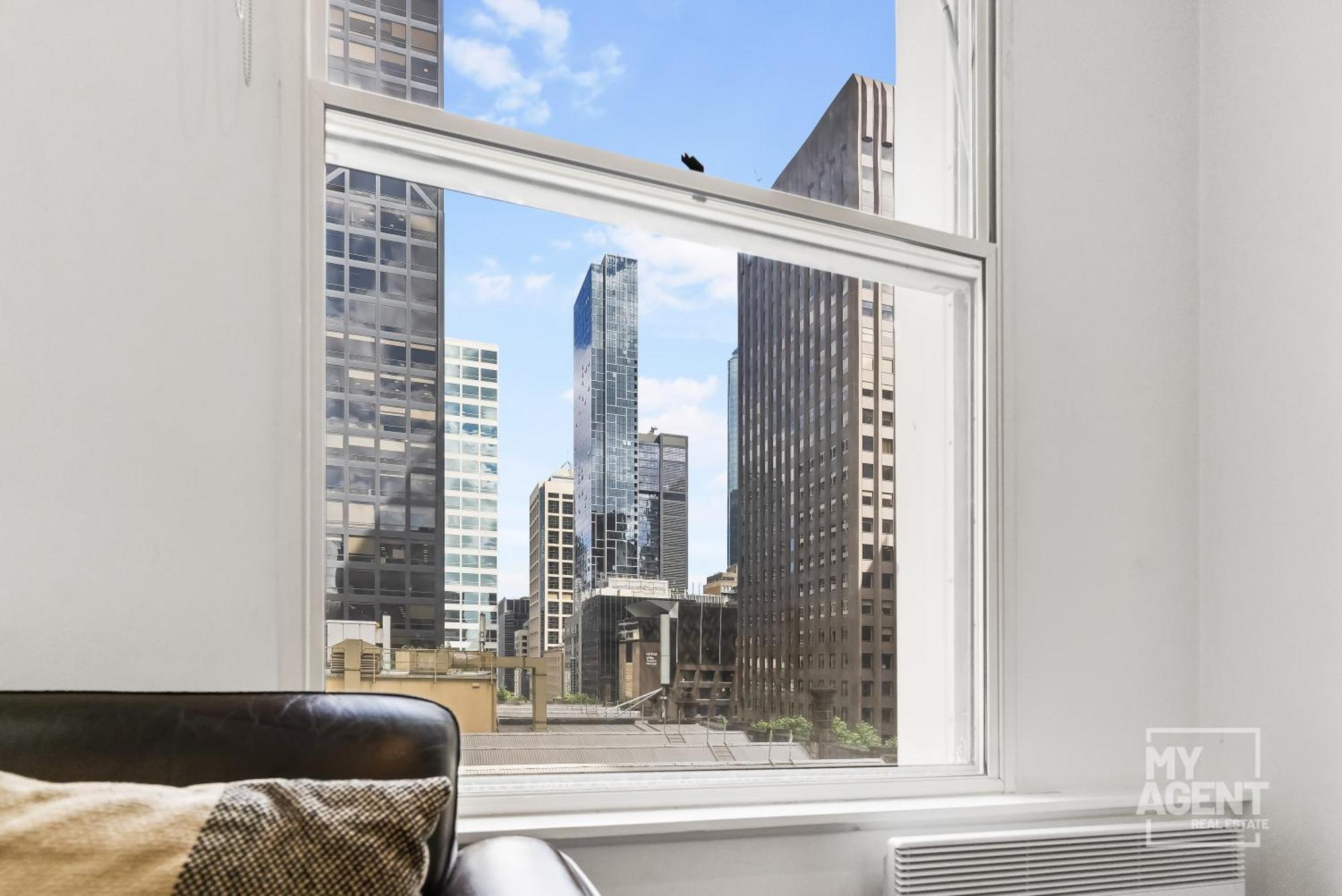 Apartment Two Bedroom Treasure On William - Sleeps 4
