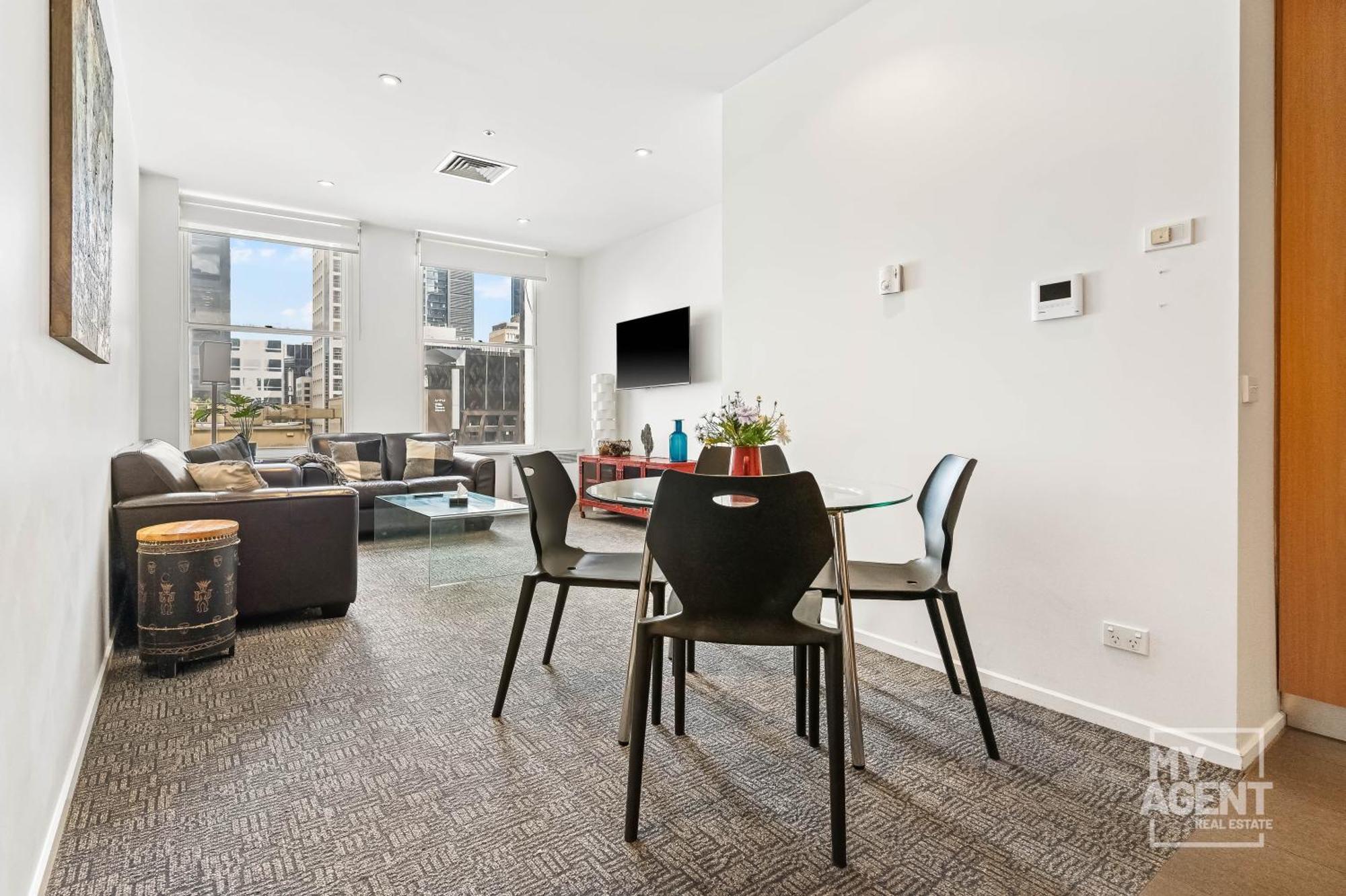 Two Bedroom Treasure On William - Sleeps 4 *