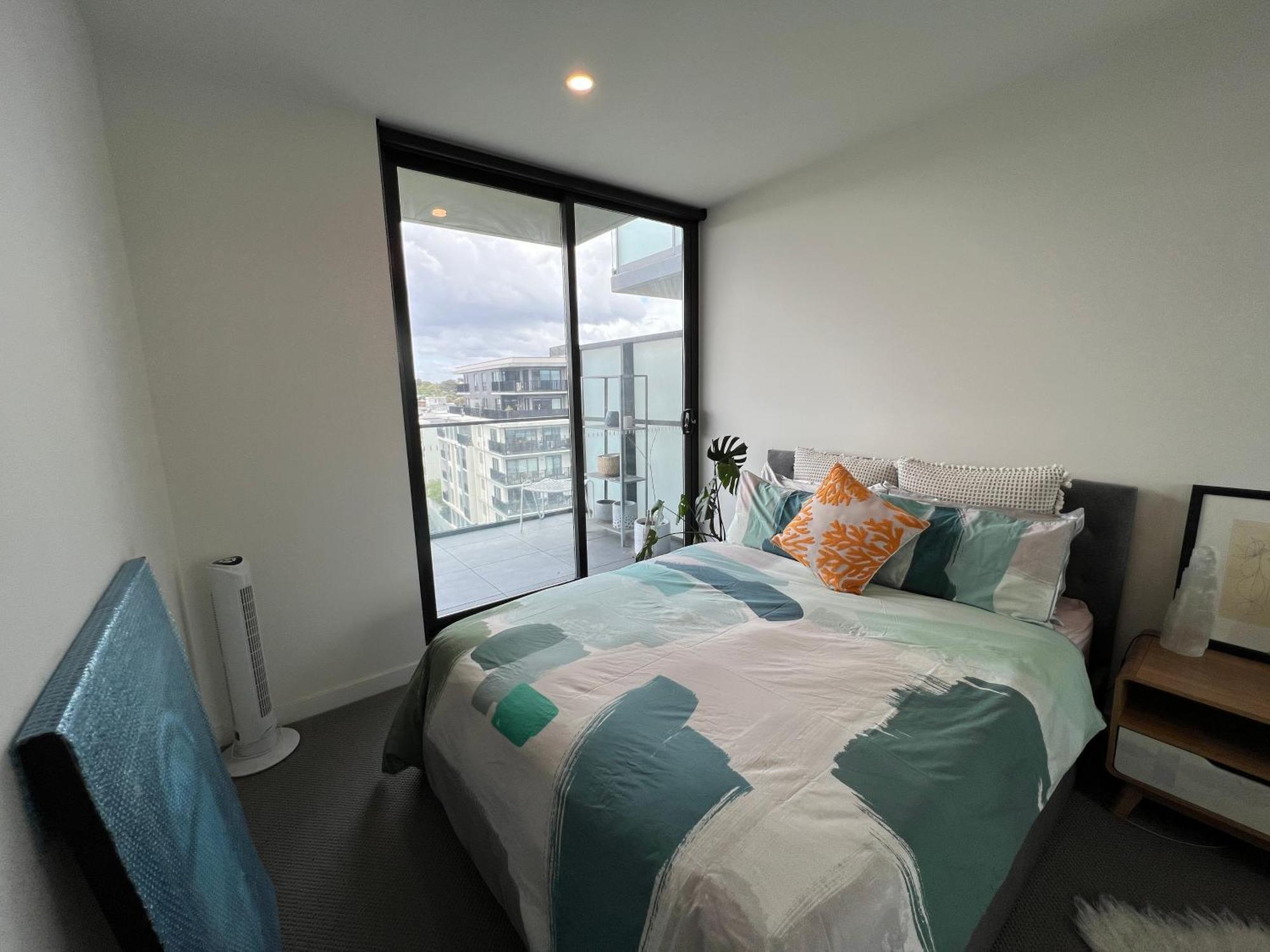 Apartment Modern 7th Floor Flat, Parking, Convenient, Quiet