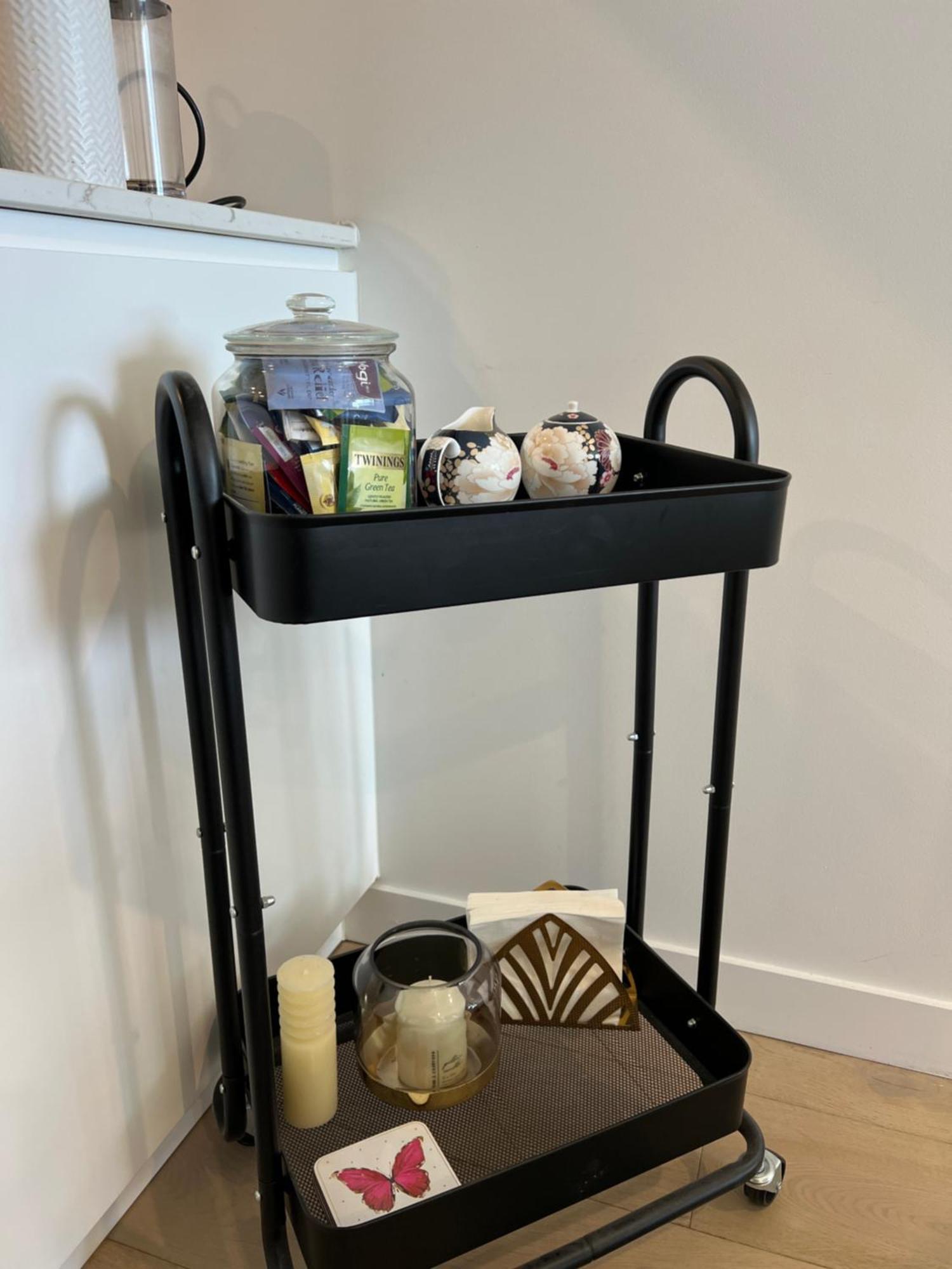Modern 7th Floor Flat, Parking, Convenient, Quiet Apartment *