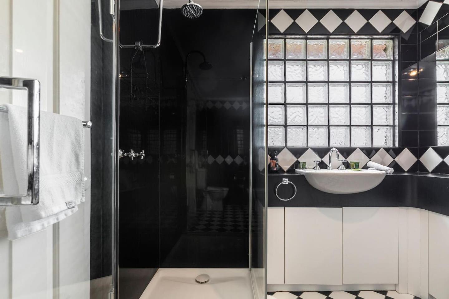Whistling Pines - Bayside Family With Granny Flat Holiday home Melbourne