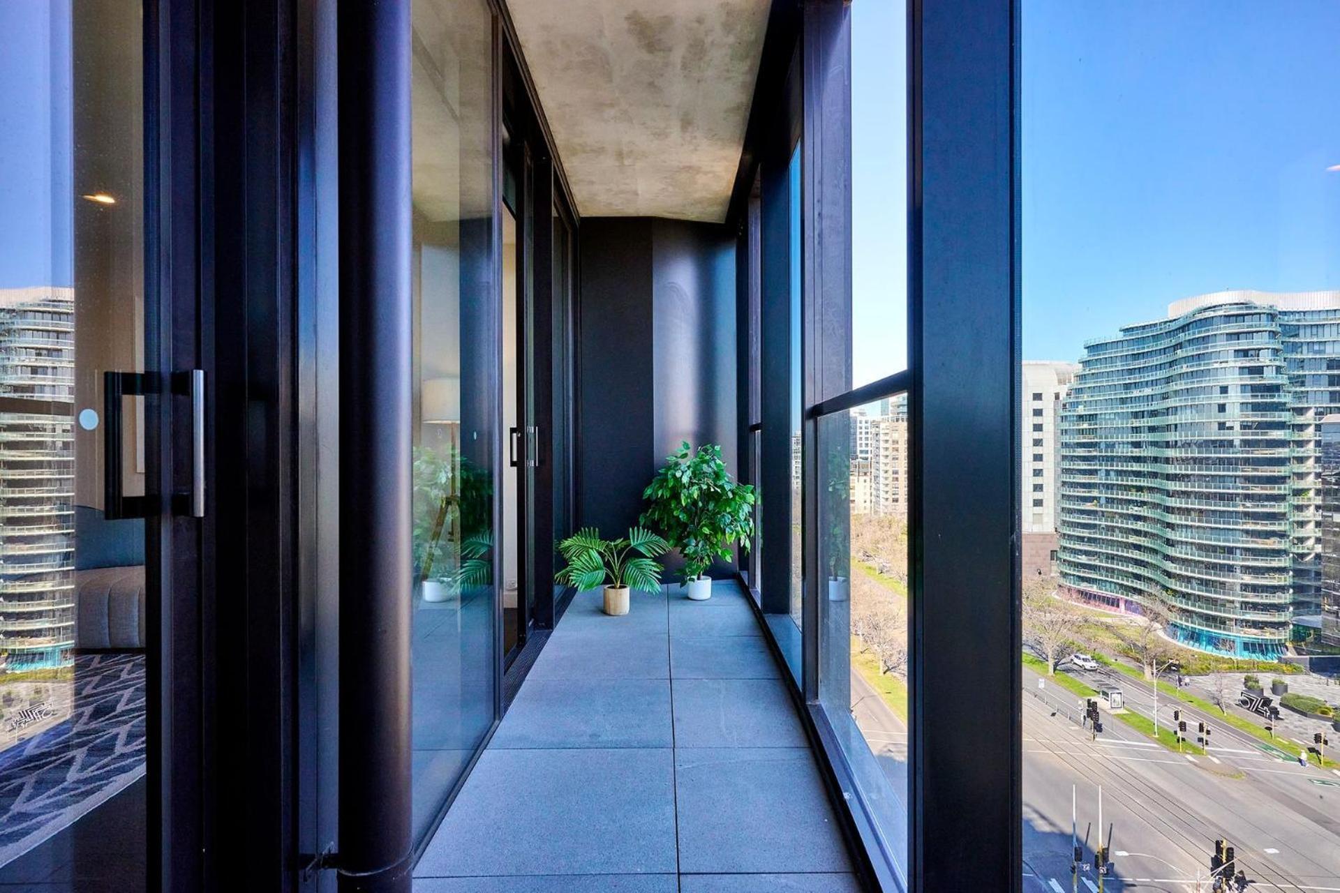 Stylish 2br On St Kilda Rd With Pool & Parking * Melbourne