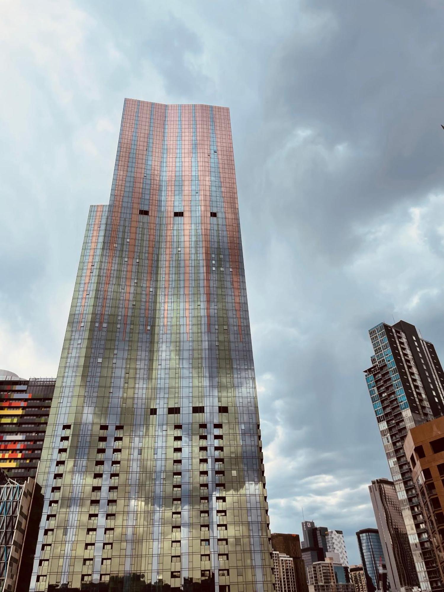 Premium With Balcony And Free Tram Access * Melbourne