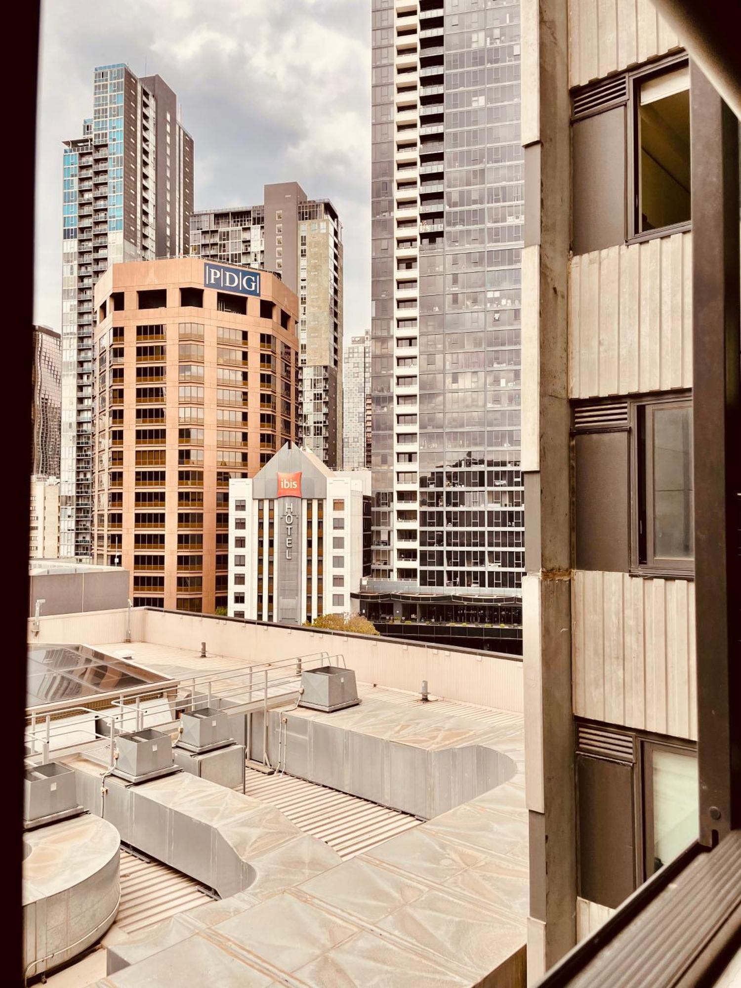 Premium With Balcony And Free Tram Access Apartment