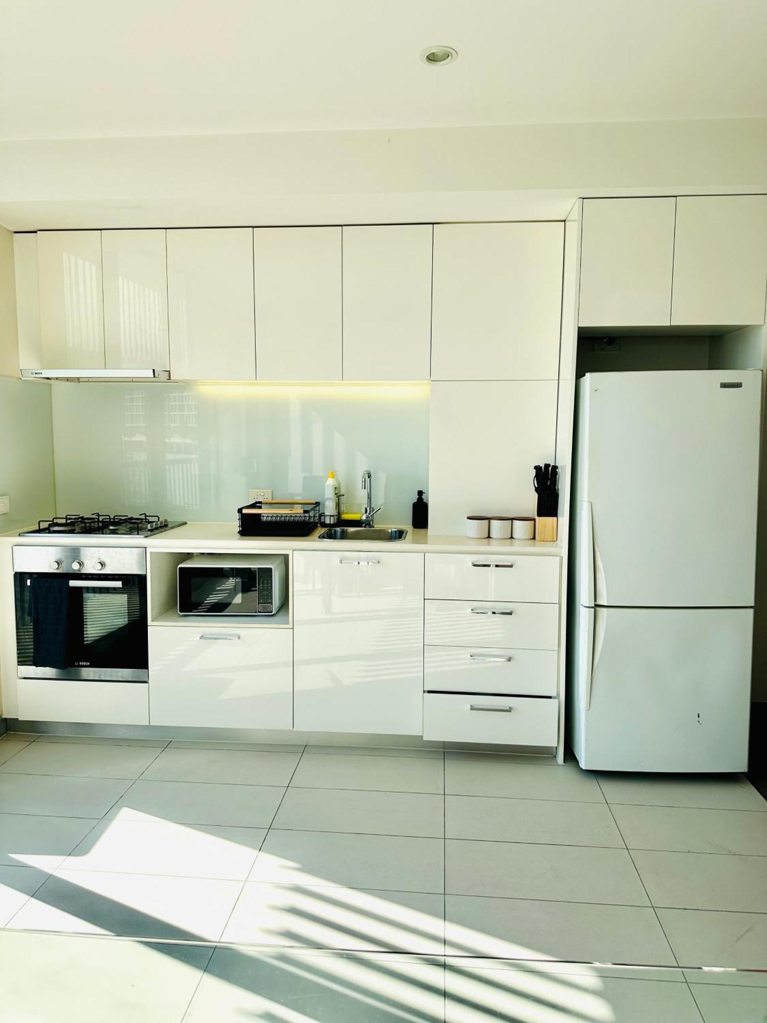 Premium With Balcony And Free Tram Access Apartment *