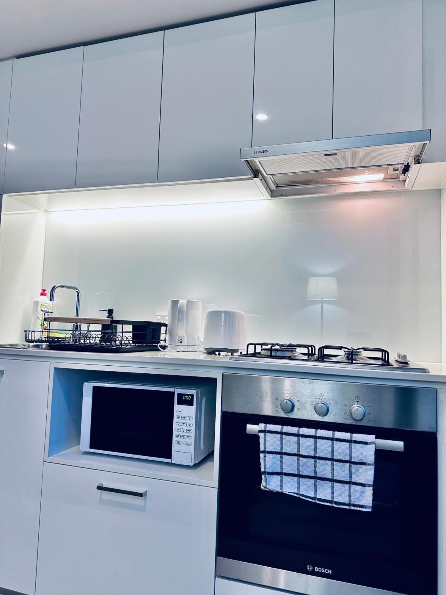 Apartment Premium With Balcony And Free Tram Access Melbourne