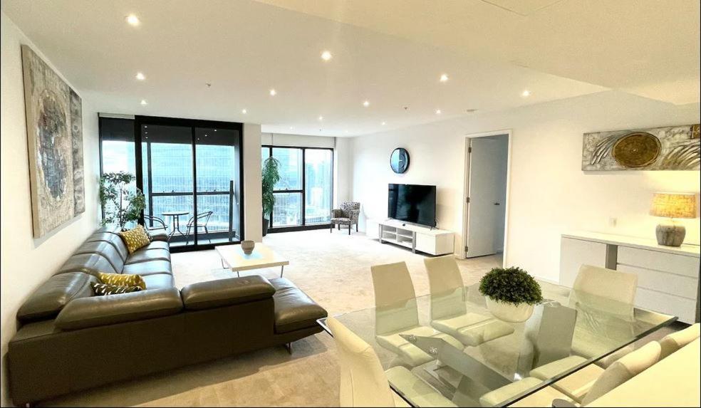Apartment Sub-penthouse Style With Amazing Views *