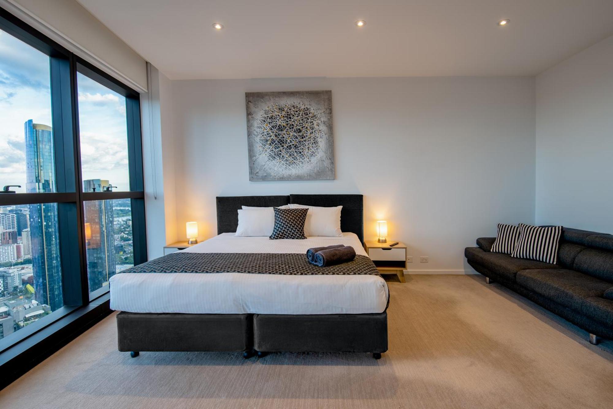 Sub-penthouse Style With Amazing Views Melbourne