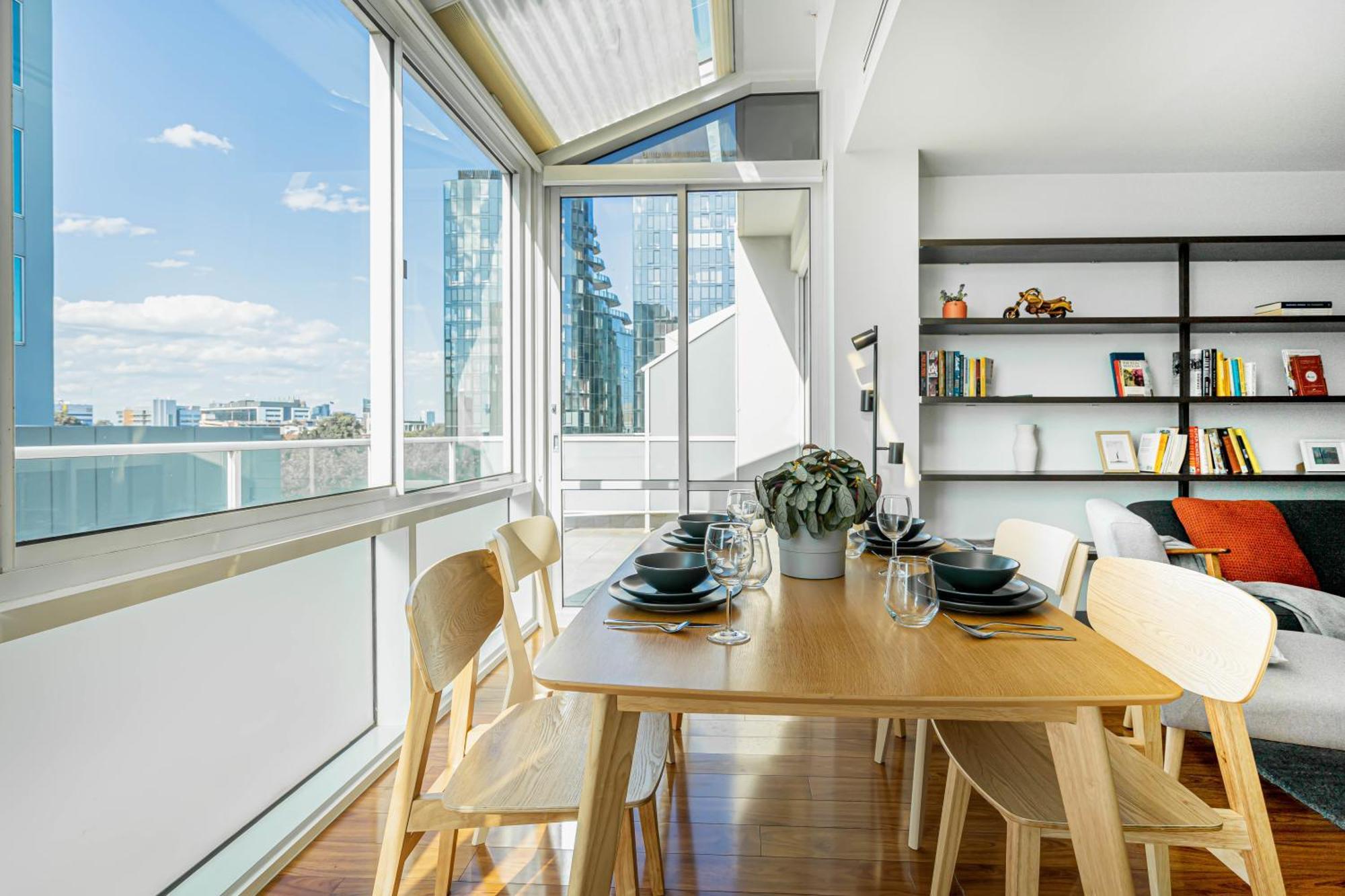 Spectacular 2br On St Kilda Rd #free Parking Gs05 Apartment
