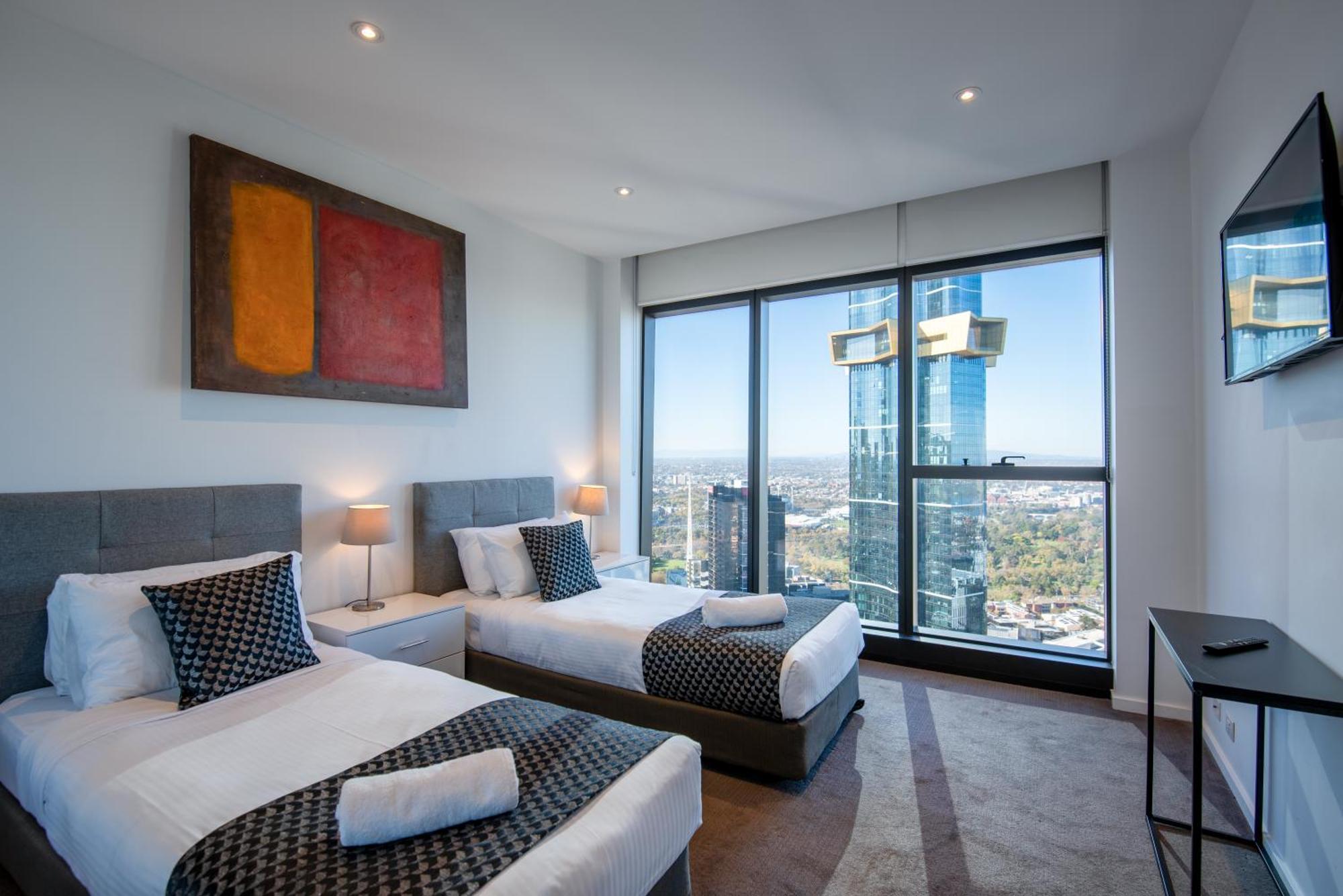 Modern 2b2b With Stunning Views Melbourne