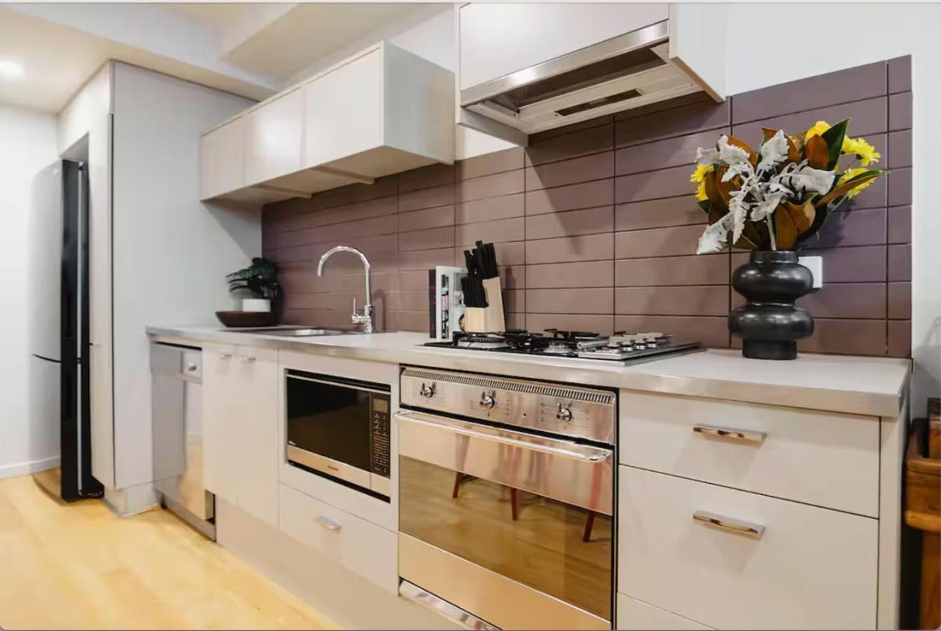 Gorgeous Loft In Heritage Bldg Apartment
