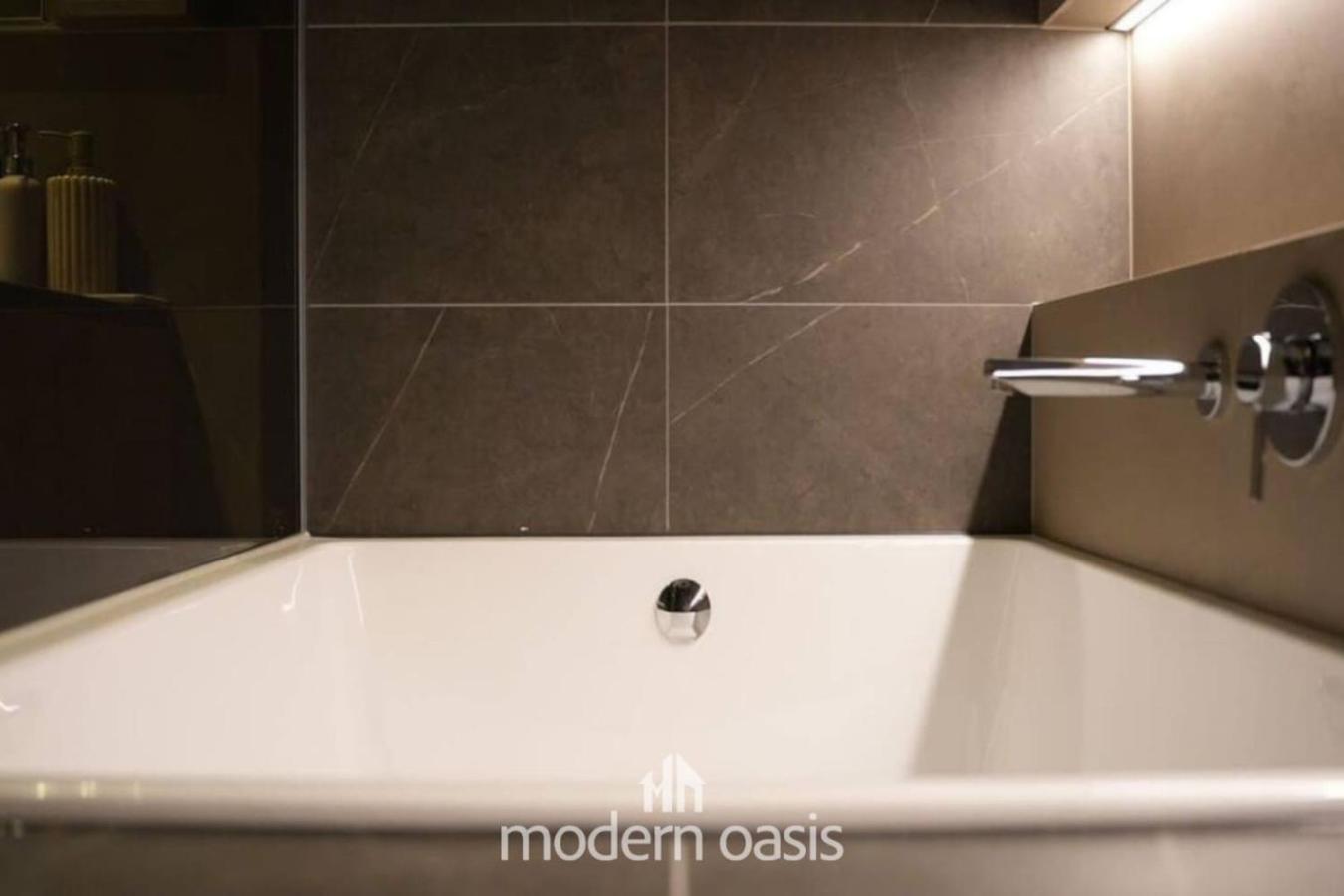 Luxury In Cbd - Next To Marvel Stadium *