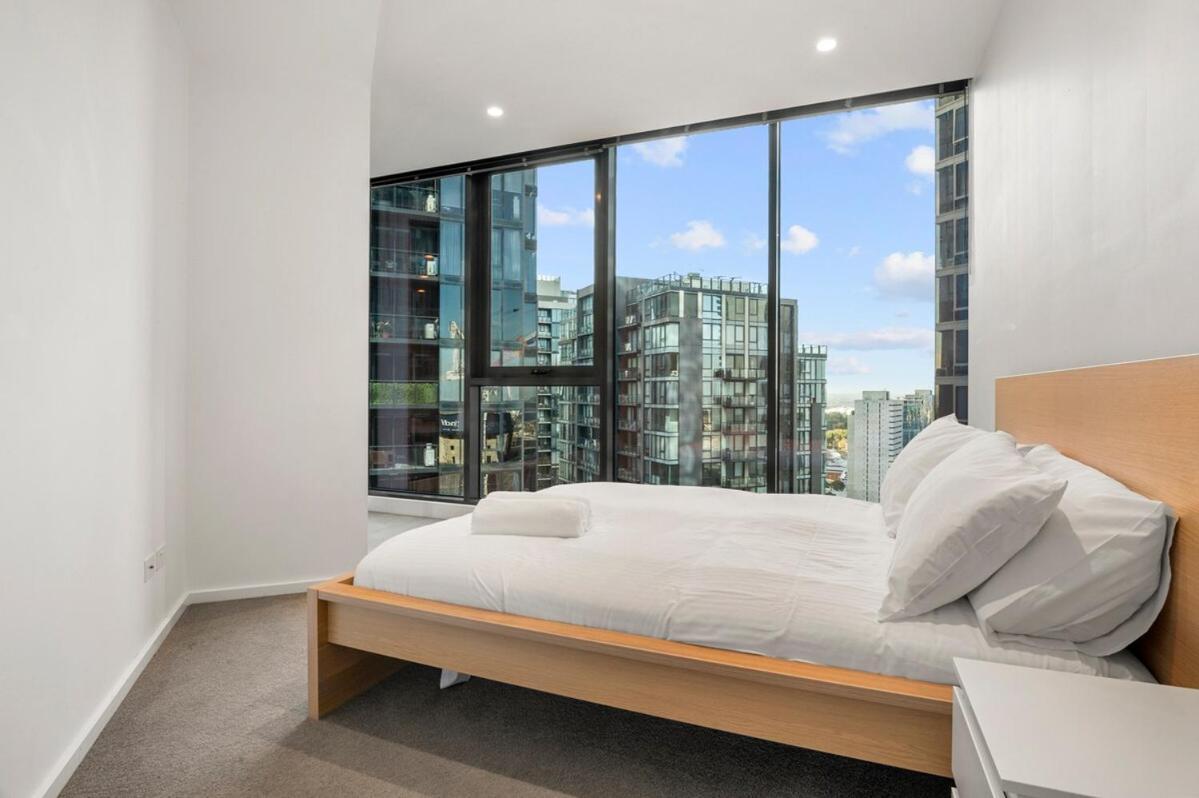 Apartment 2br Prime Spot! Steps From Crown & Yarra River