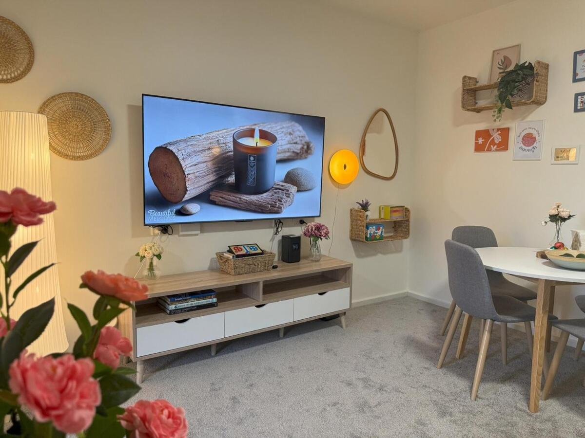 Emporium Luxe 1br King - Prime Cbd Location Apartment