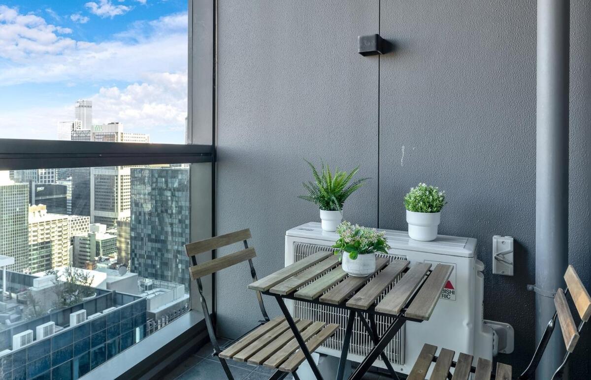 Lvl 42 2b1b With Views - Cbd Location * Melbourne