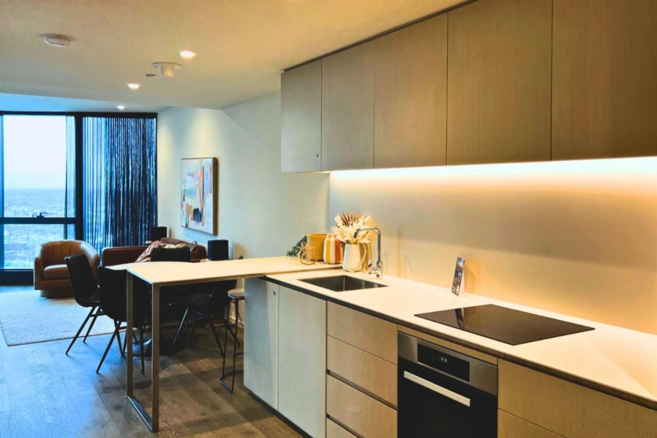 Sky High View 2 Bedroom In Southbank Apartment Melbourne