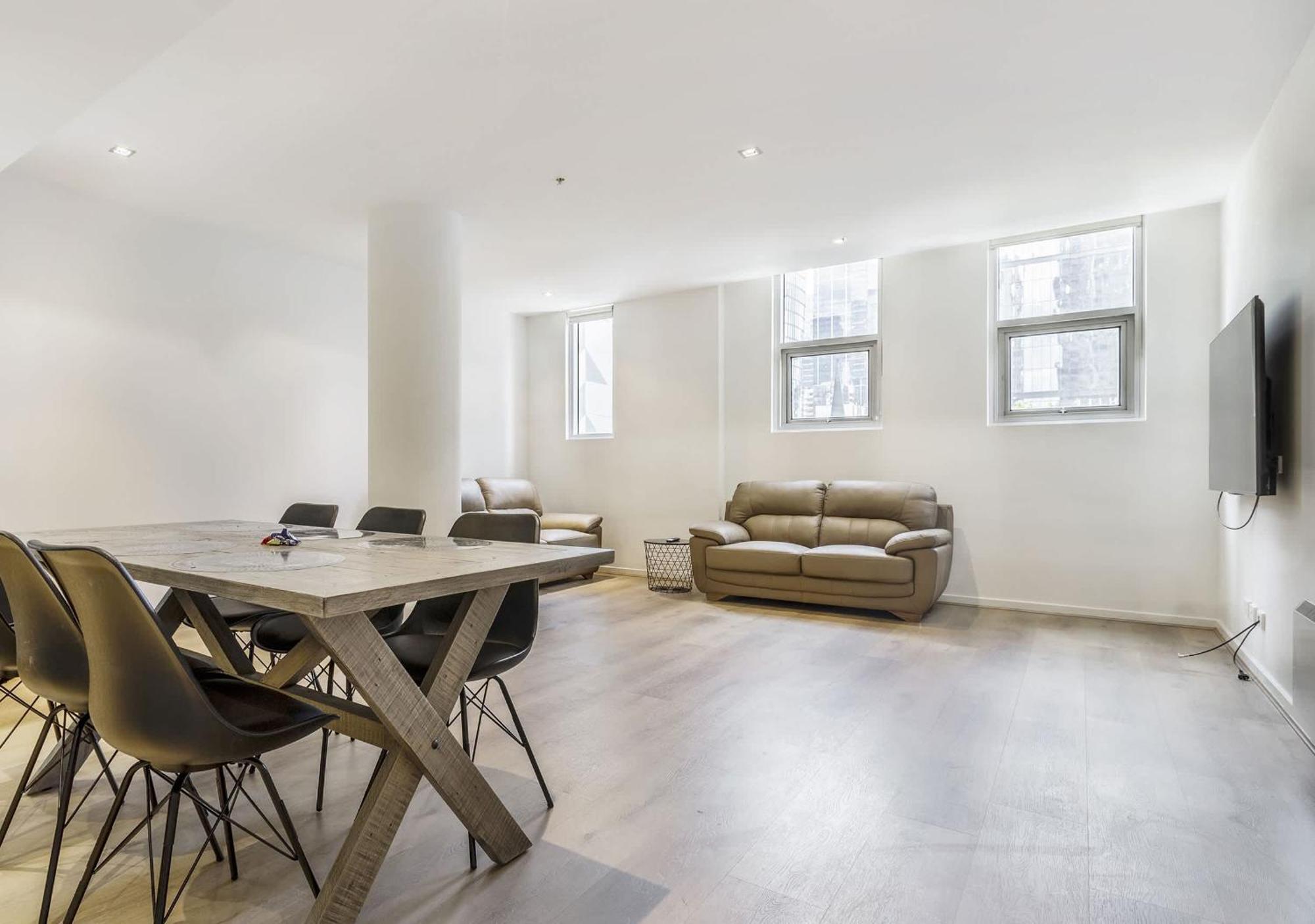 Apartment 2-bedroom In With Carpark *