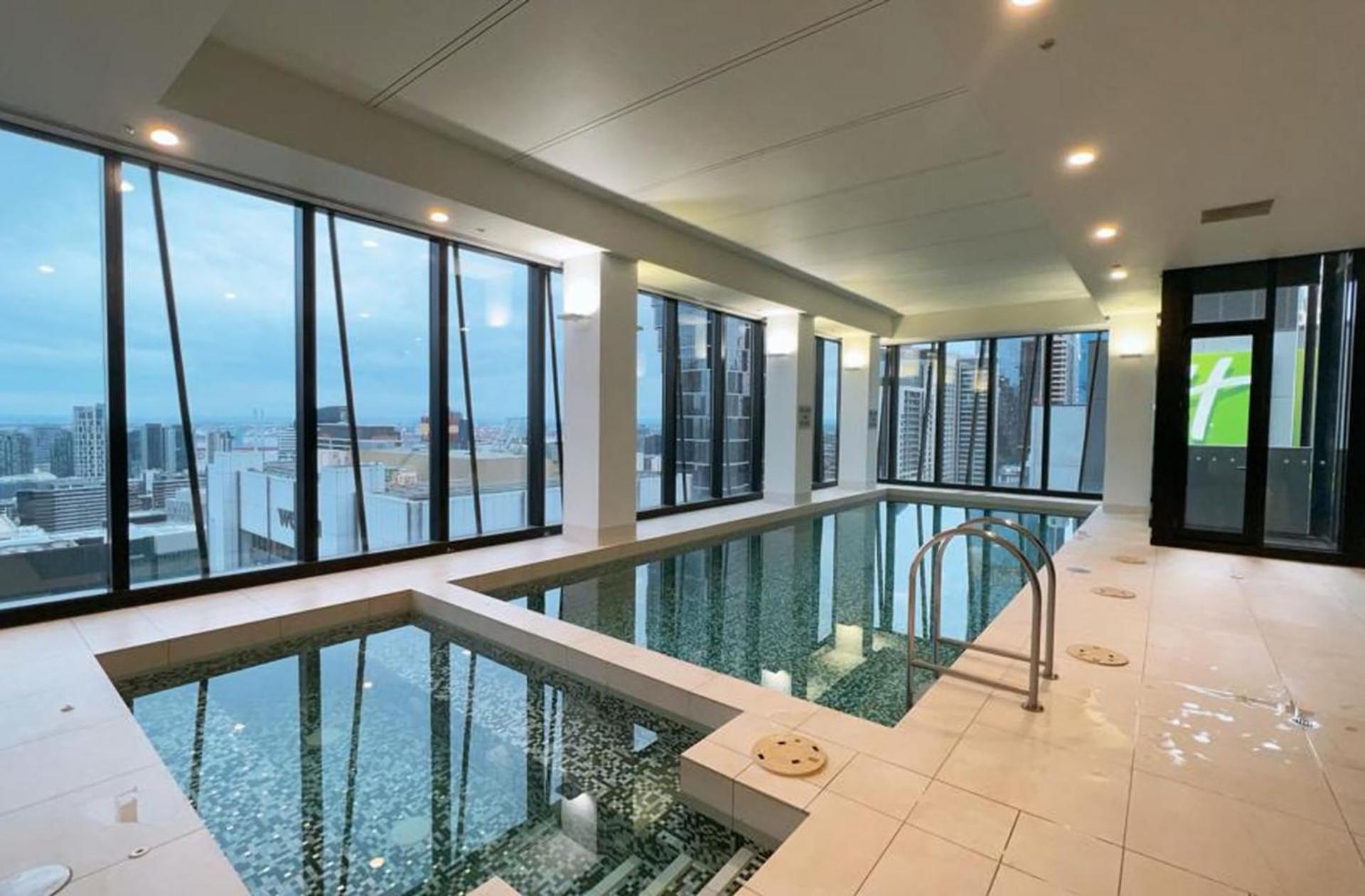 Skyline Serenity 1 Bedroom Oasis With Pool & Gym Apartment *