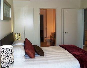 Flinders Wharf 4* Melbourne