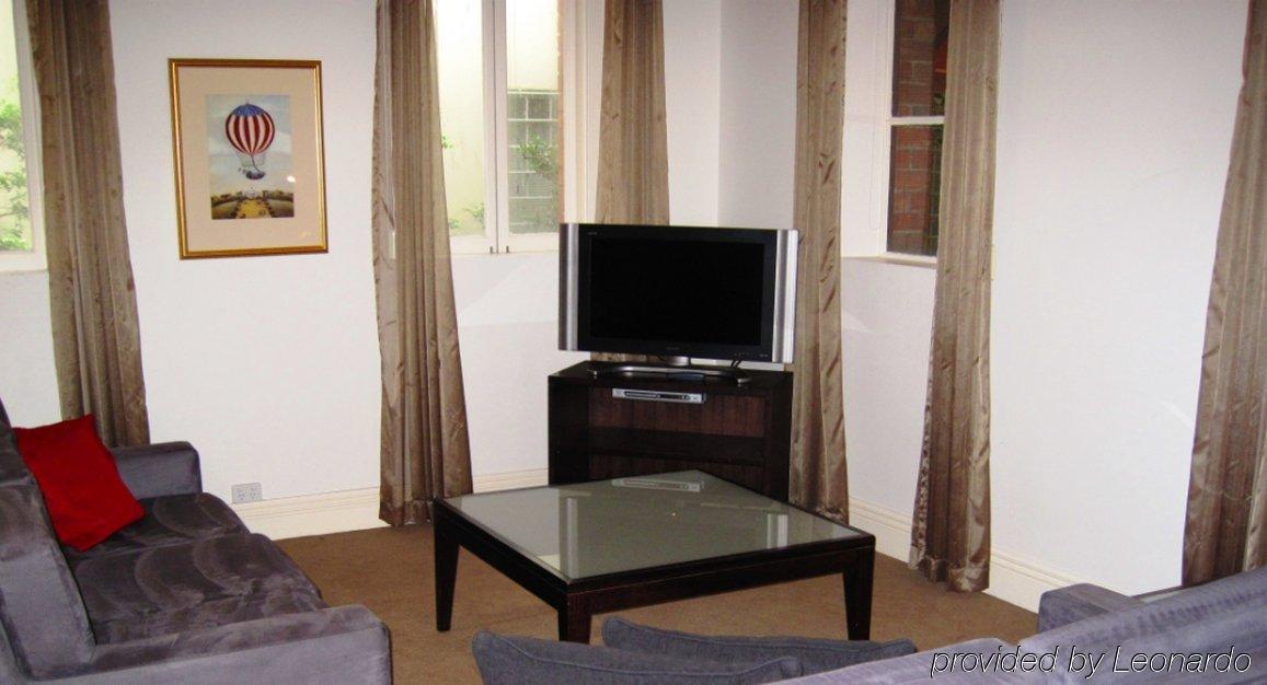 Quest Gordon Place 4*